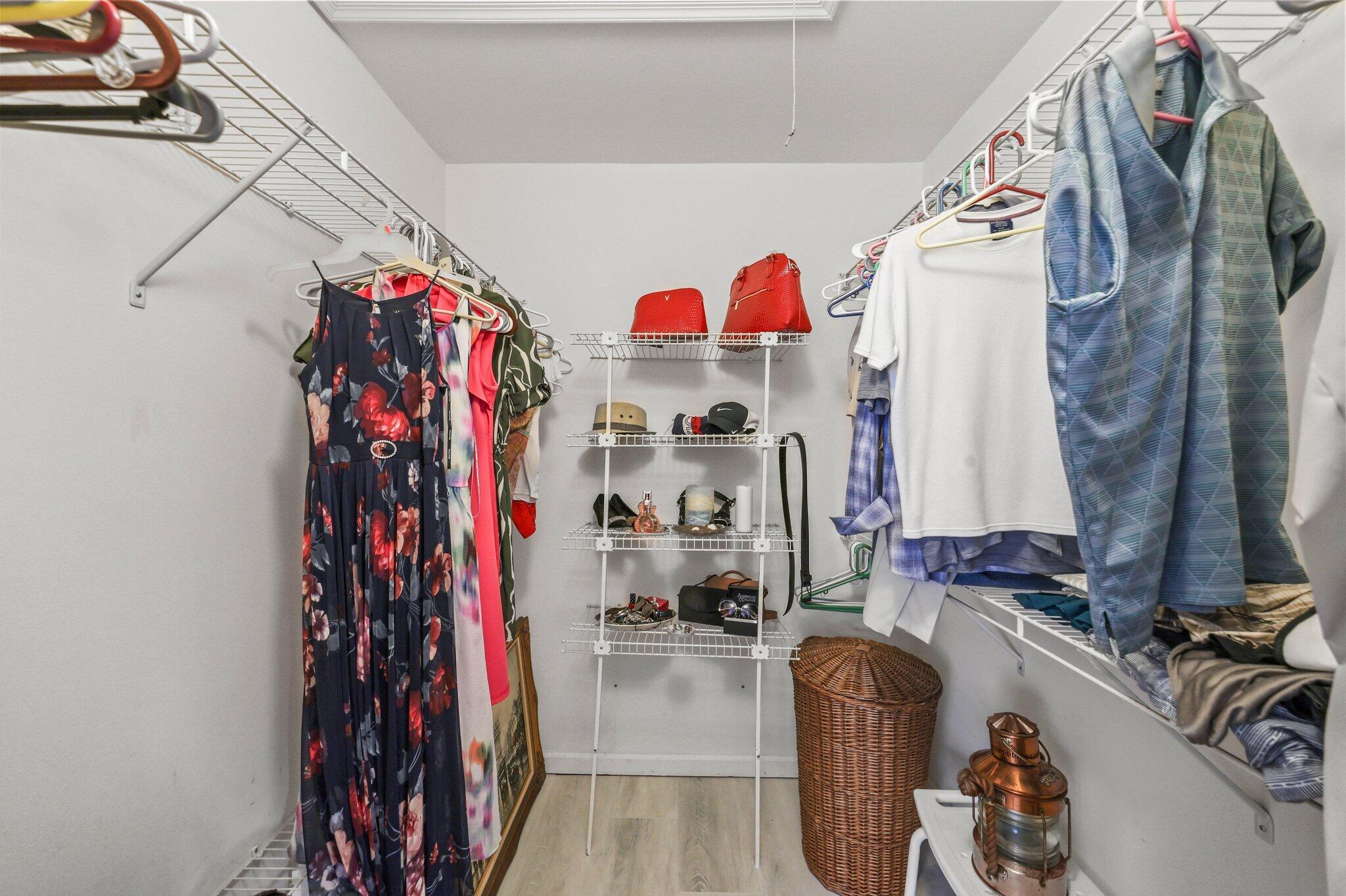 FORSYTH PARK COND DECL FILED 5-23-84 - Residential