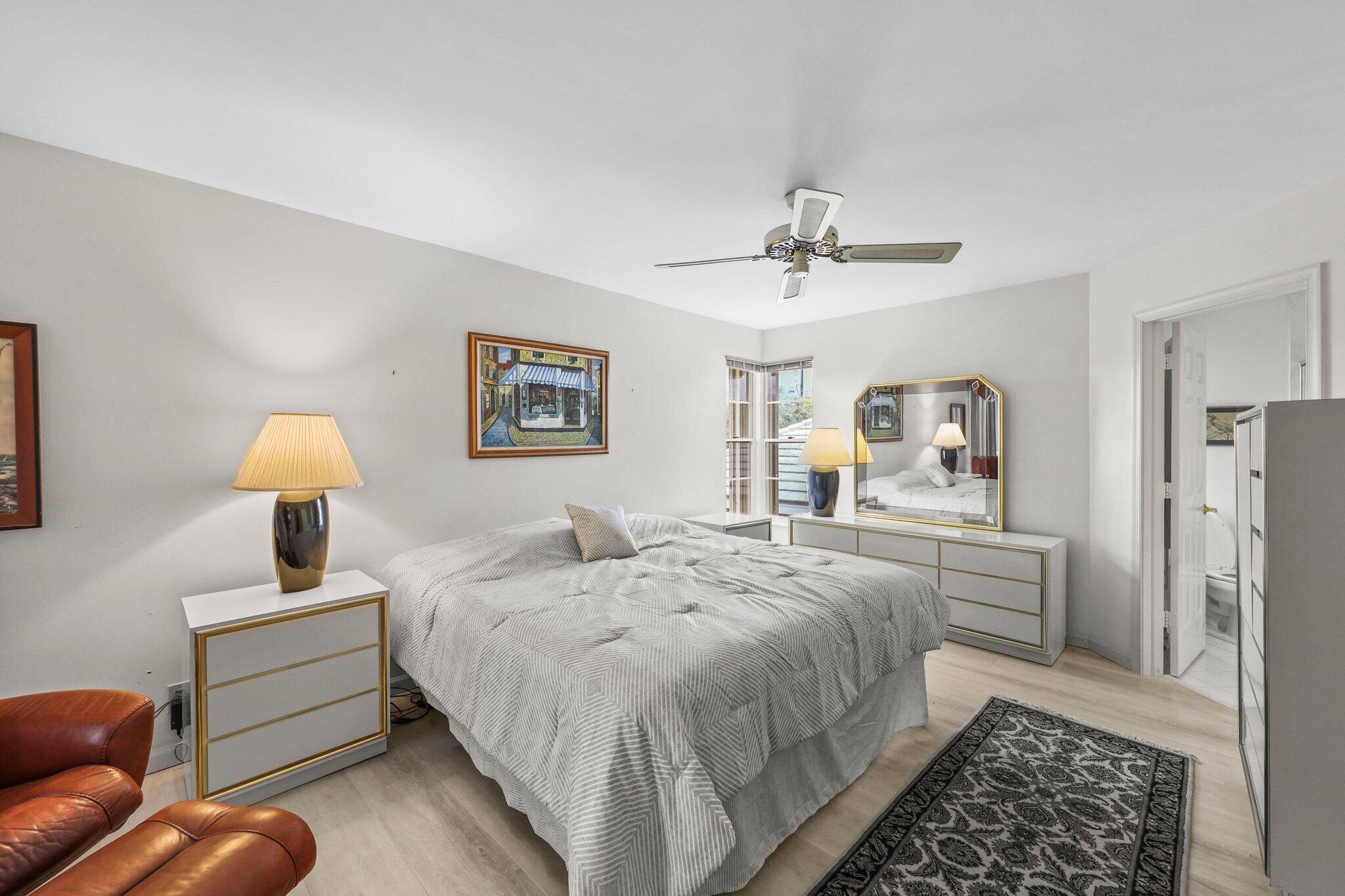 FORSYTH PARK COND DECL FILED 5-23-84 - Residential