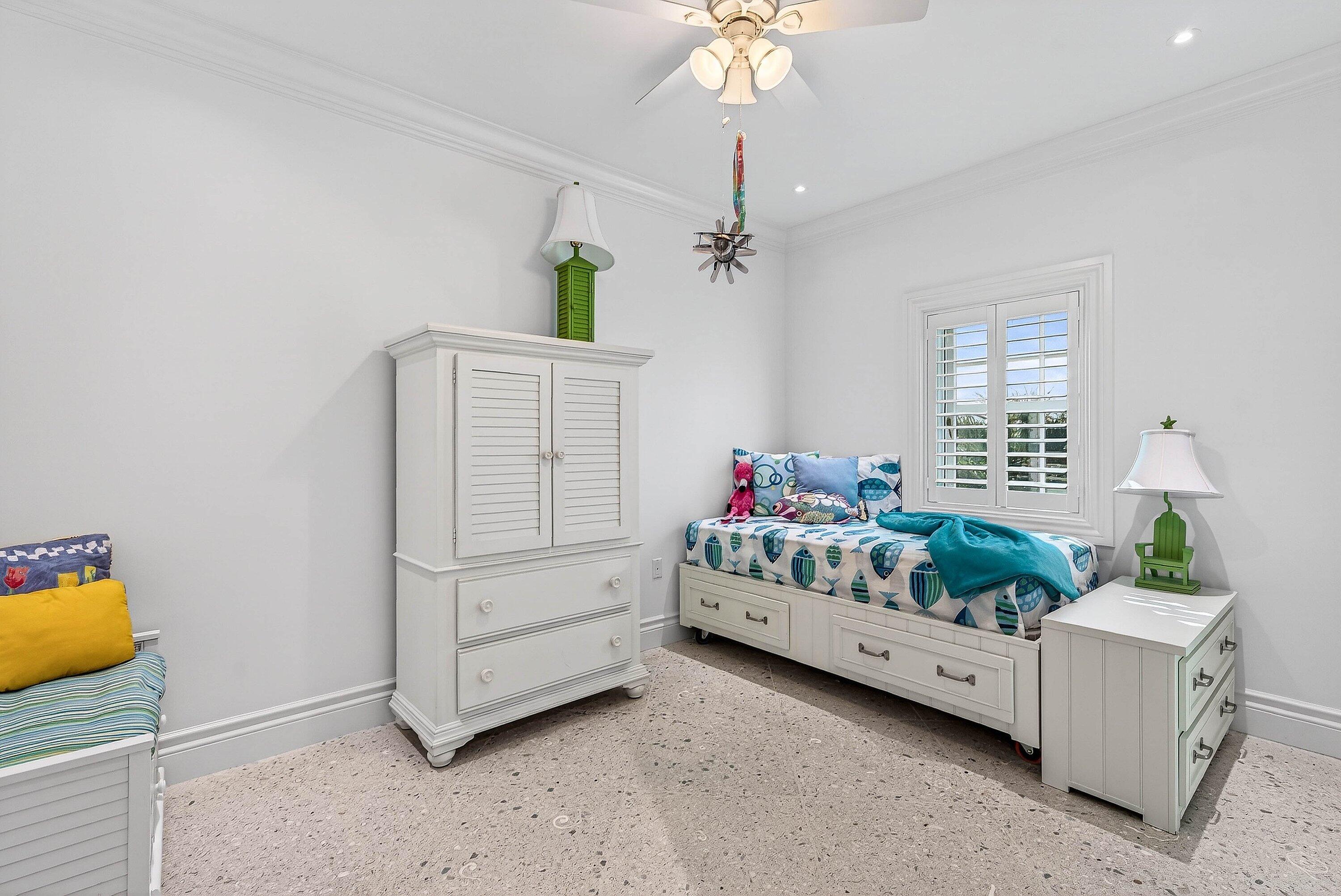 CRESTWOOD DELRAY - Residential