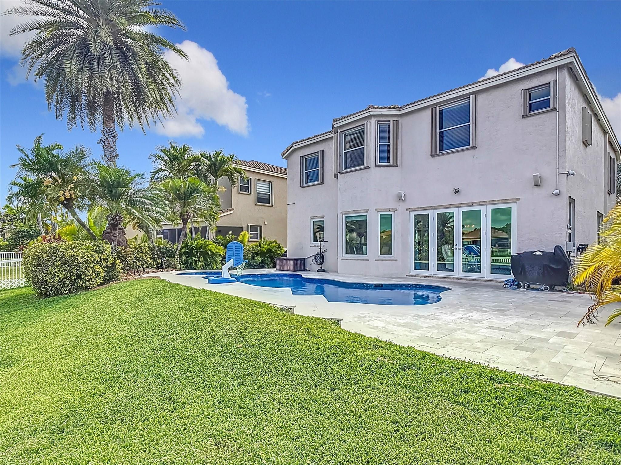 RIVIERA ISLES II - Residential