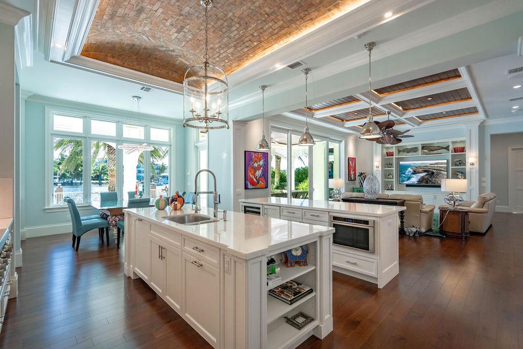 Lighthouse Point First Se - Residential