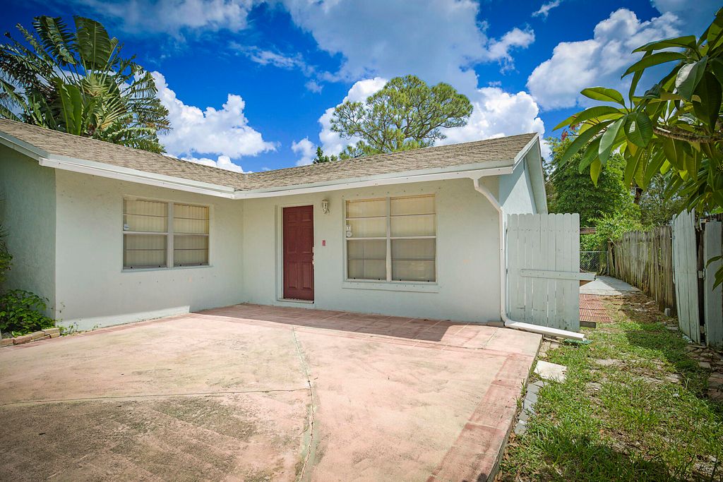 Photo of 2346 Caroma Lane, West Palm Beach, FL 33415 (MLS # R11123268)