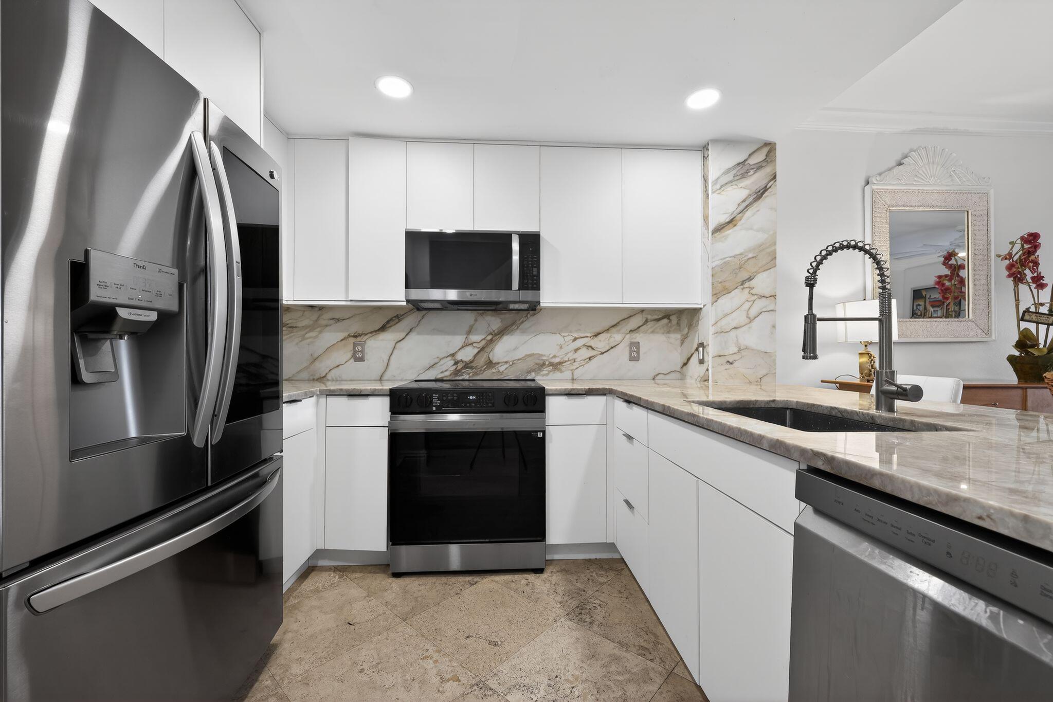 HIGHLAND BEACH CLUB CONDO - Residential