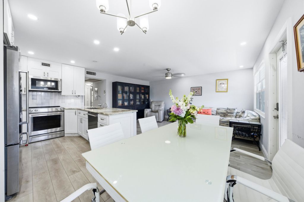 Photo of 4002 Berkshire #4002, Deerfield Beach, FL 33442 (MLS # B26027525)
