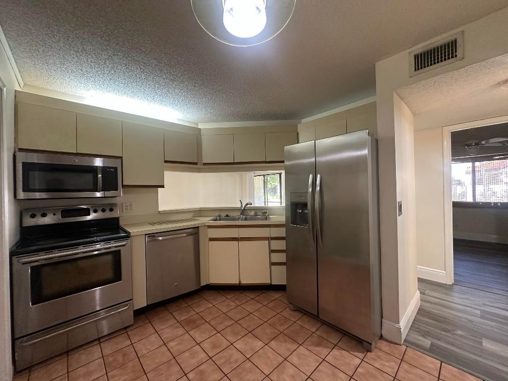 Photo of 8 Via De Casas Sur #103, Boynton Beach, FL 33426 (MLS # R11044217)
