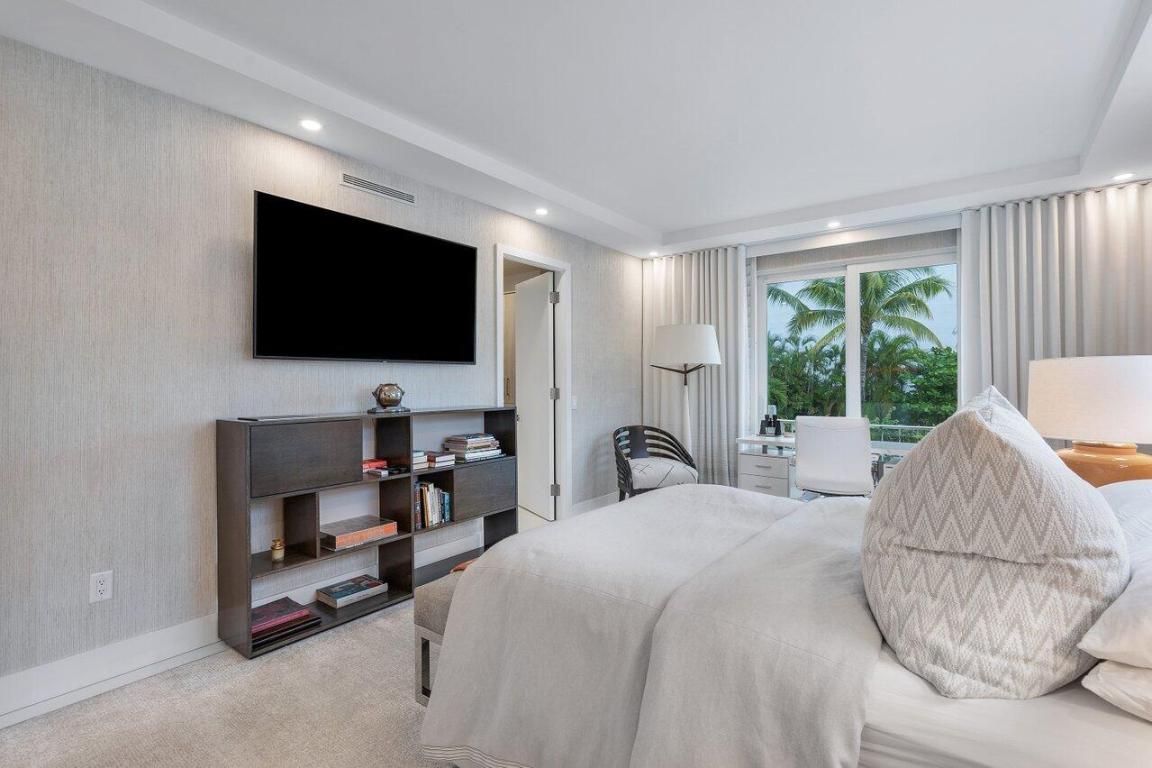 CHALET BY THE OCEAN CONDO - Residential