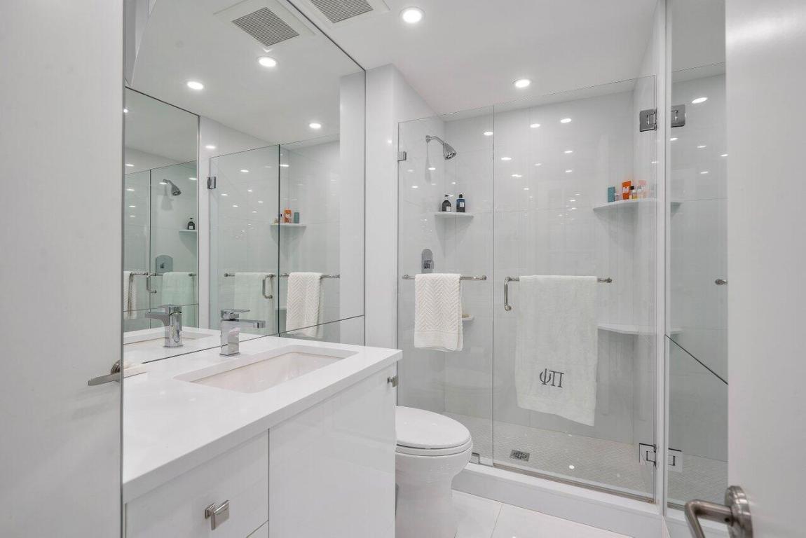 CHALET BY THE OCEAN CONDO - Residential