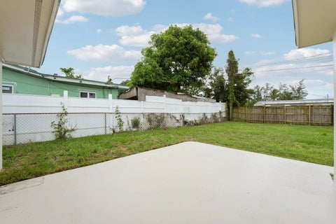 Tiny photo for 4142 Kirkland Lane, Lake Worth, FL 33461 (MLS # B26036303)