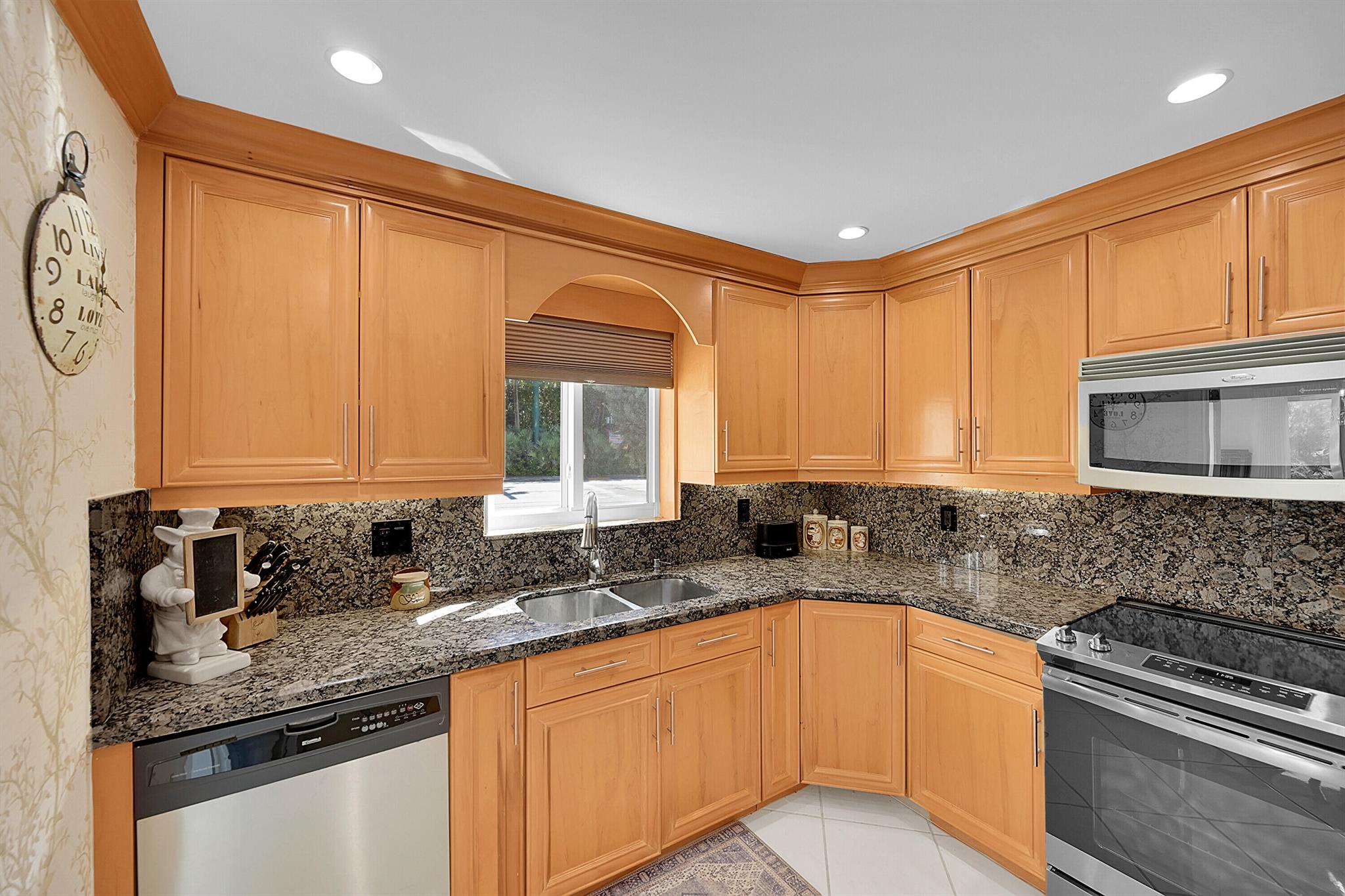 DEL HARBOUR - Residential Lease