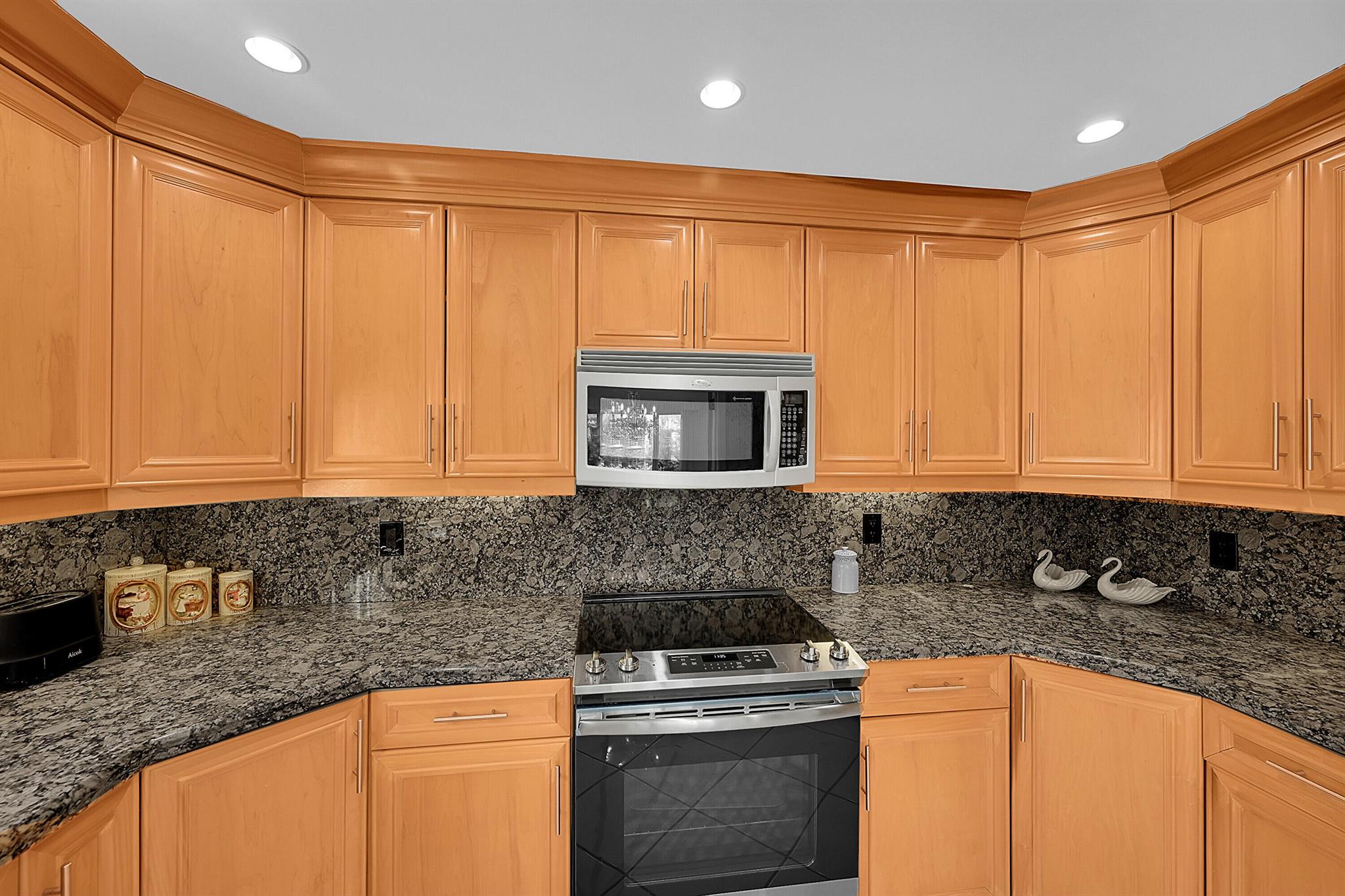 DEL HARBOUR - Residential Lease