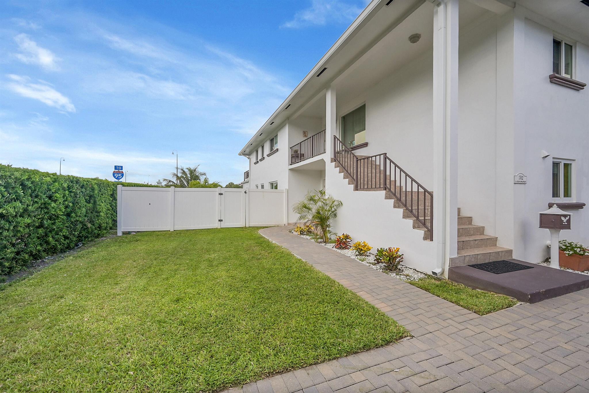 DEL HARBOUR - Residential Lease