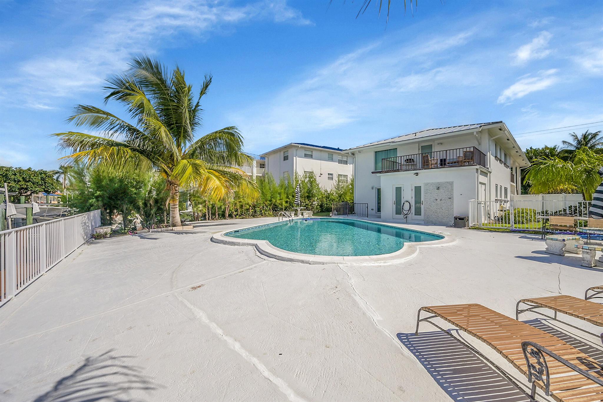 DEL HARBOUR - Residential Lease