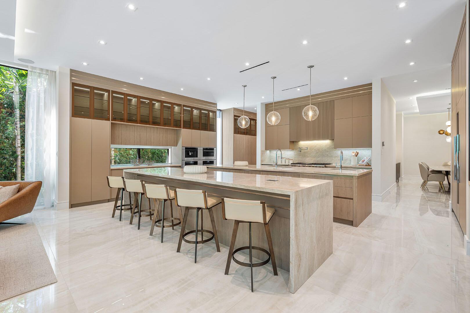 ROYAL PALM YACHT & COUNTR - Residential