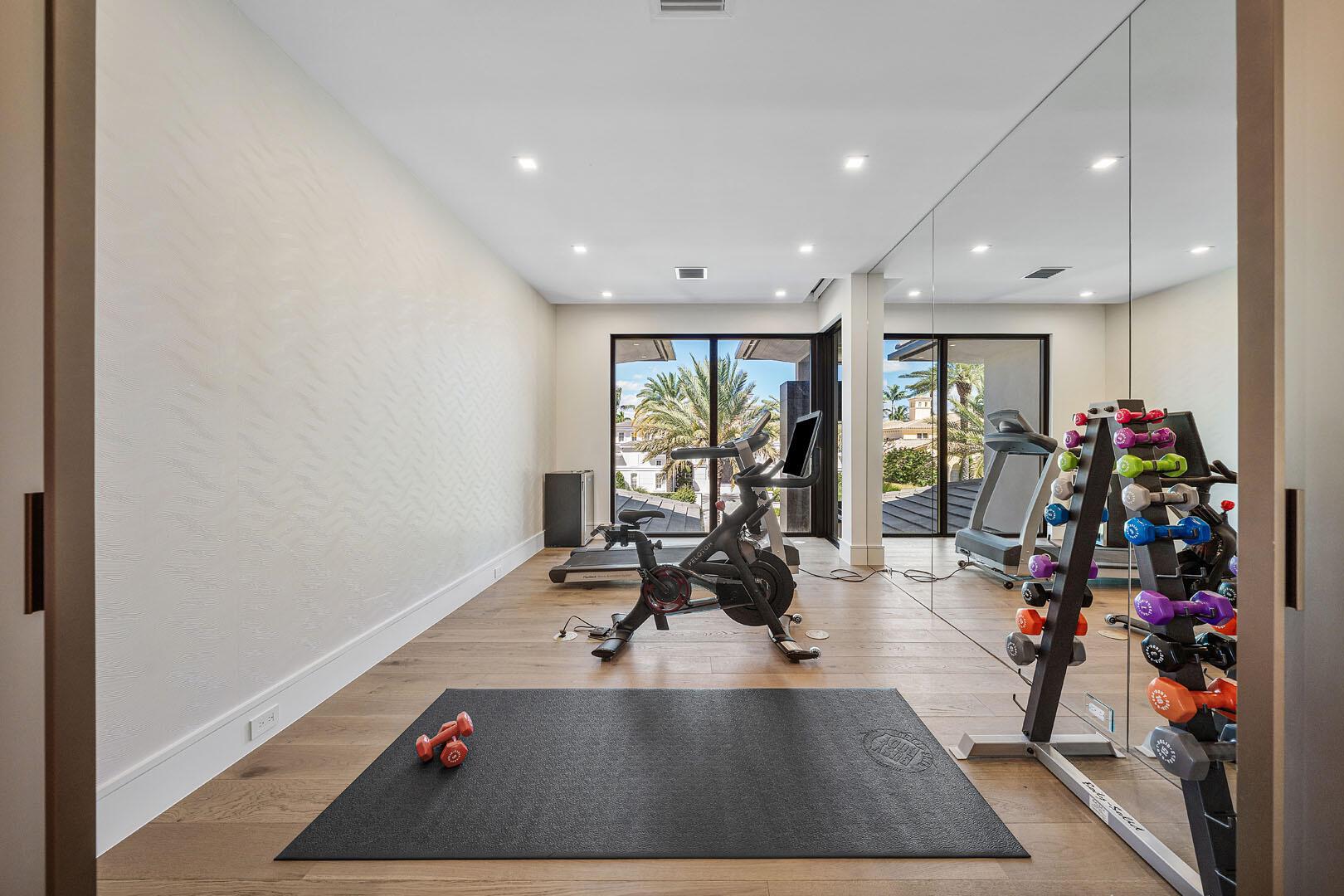 ROYAL PALM YACHT & COUNTR - Residential