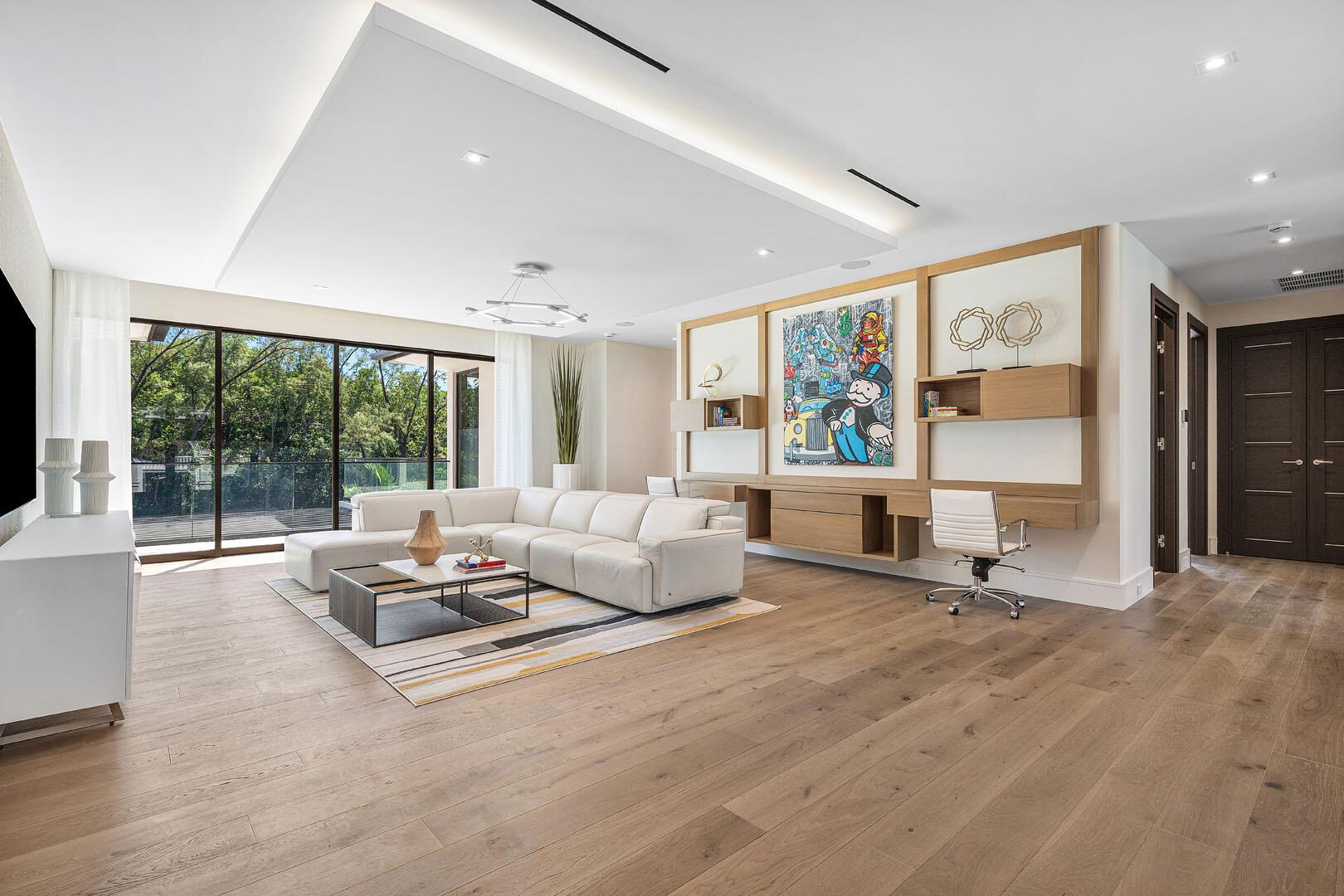 ROYAL PALM YACHT & COUNTR - Residential