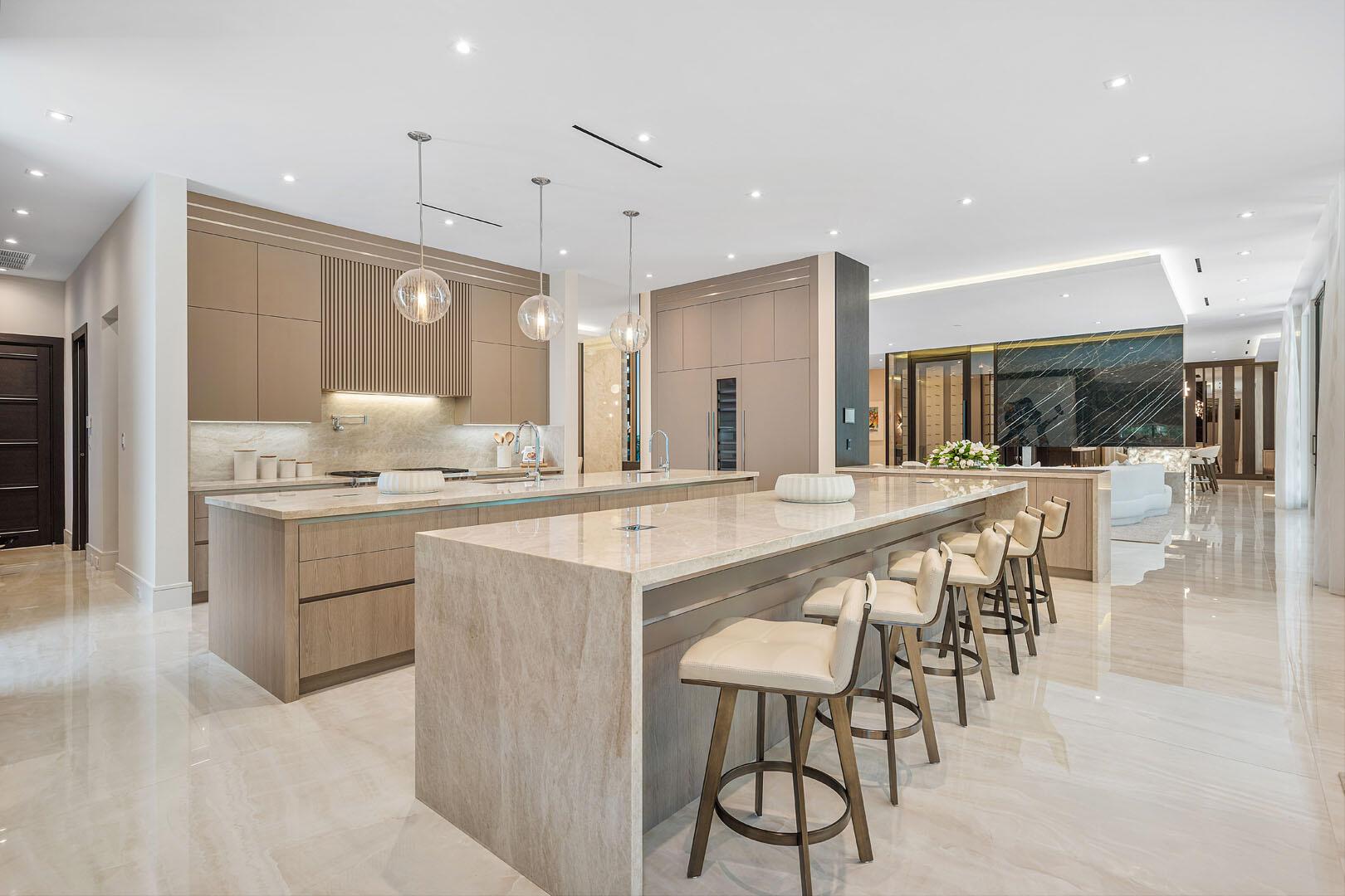 ROYAL PALM YACHT & COUNTR - Residential