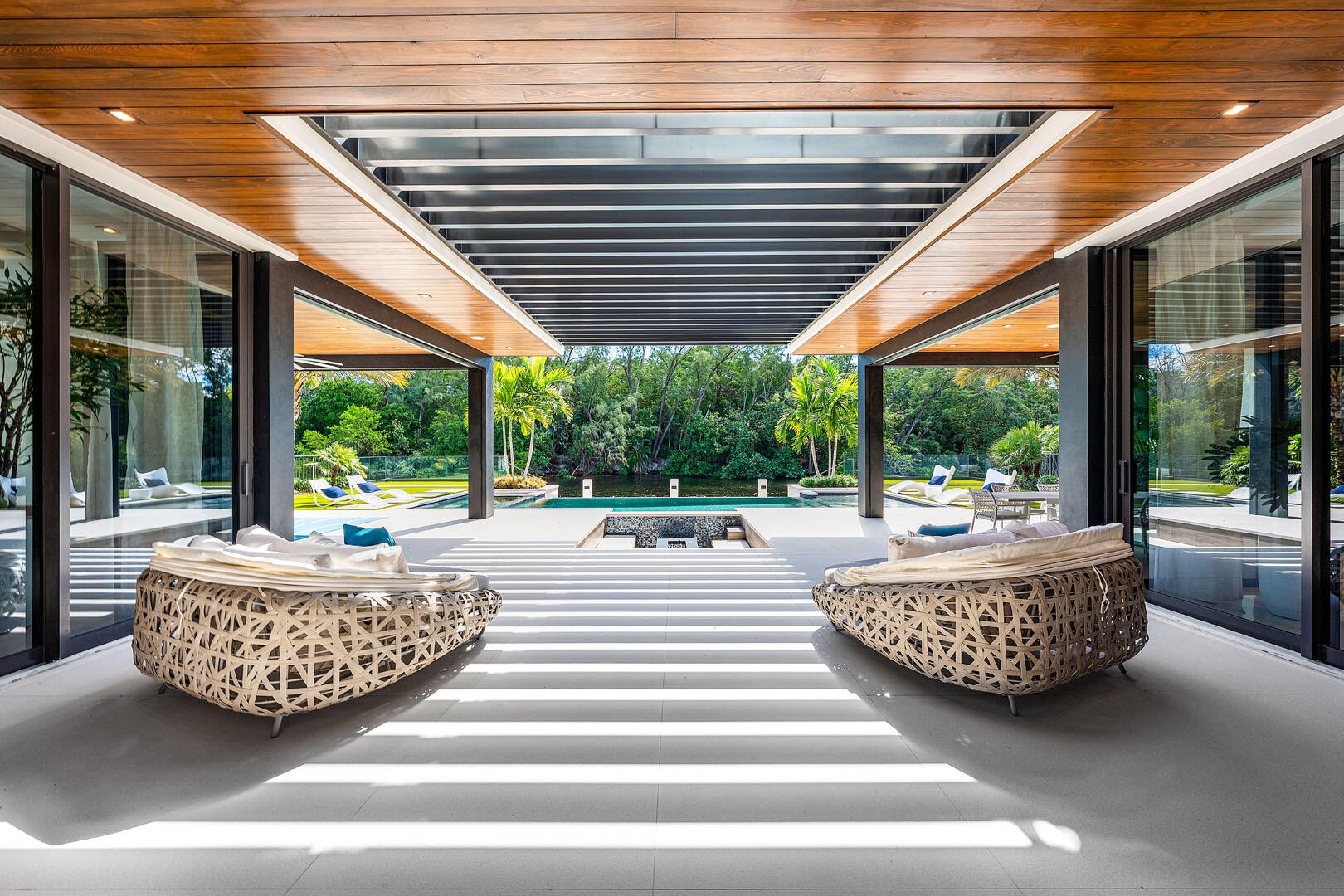 ROYAL PALM YACHT & COUNTRY CLUB - Residential