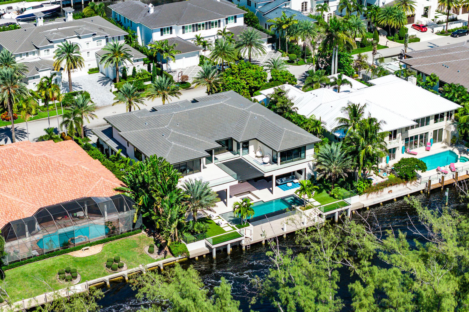 ROYAL PALM YACHT & COUNTRY CLUB - Residential