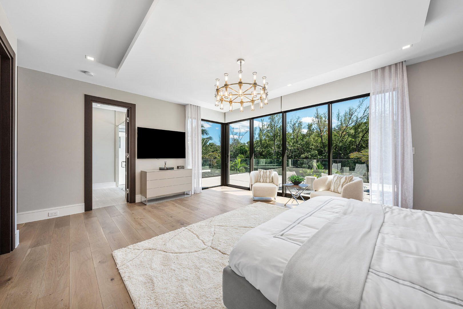 ROYAL PALM YACHT & COUNTRY CLUB - Residential