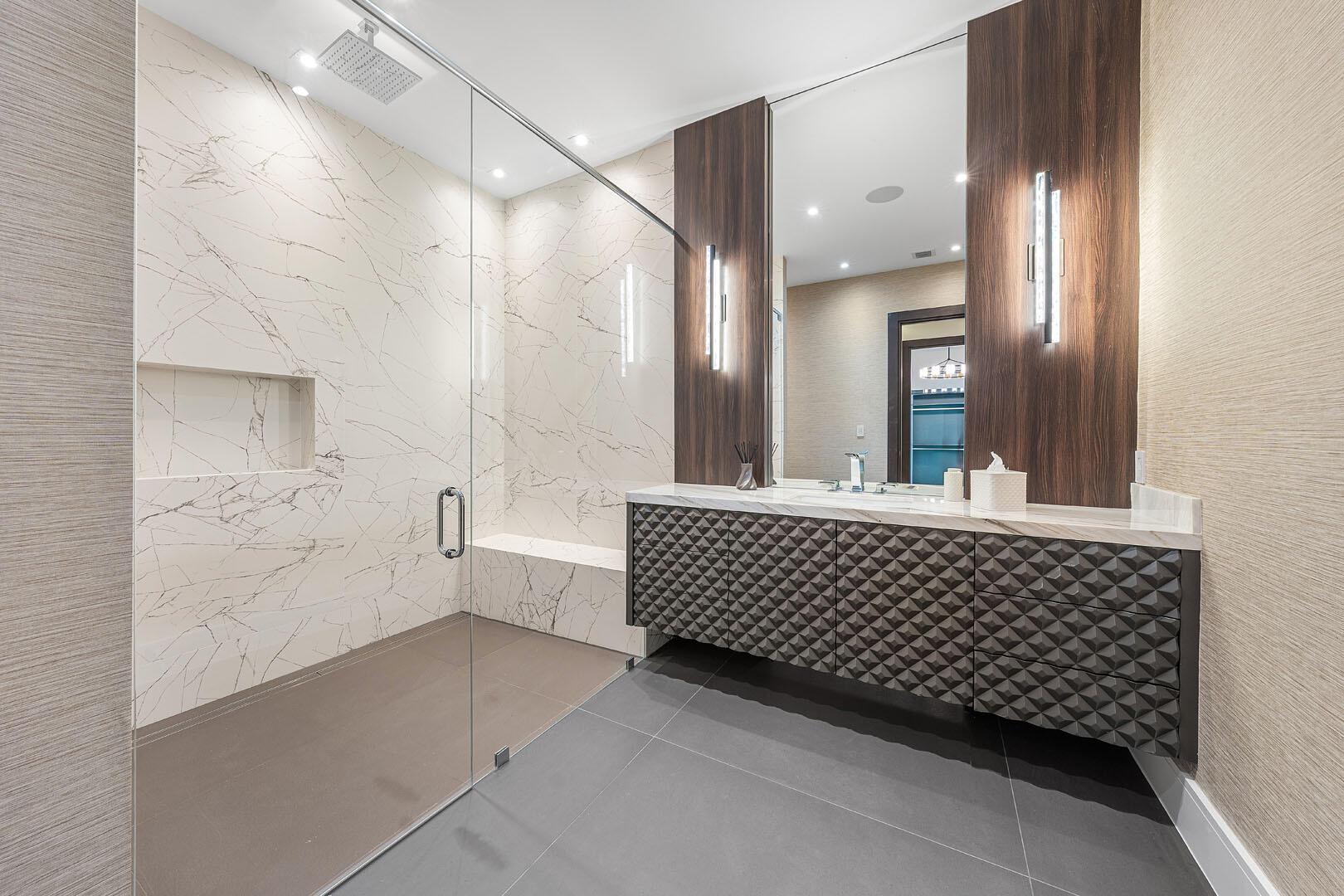 ROYAL PALM YACHT & COUNTR - Residential