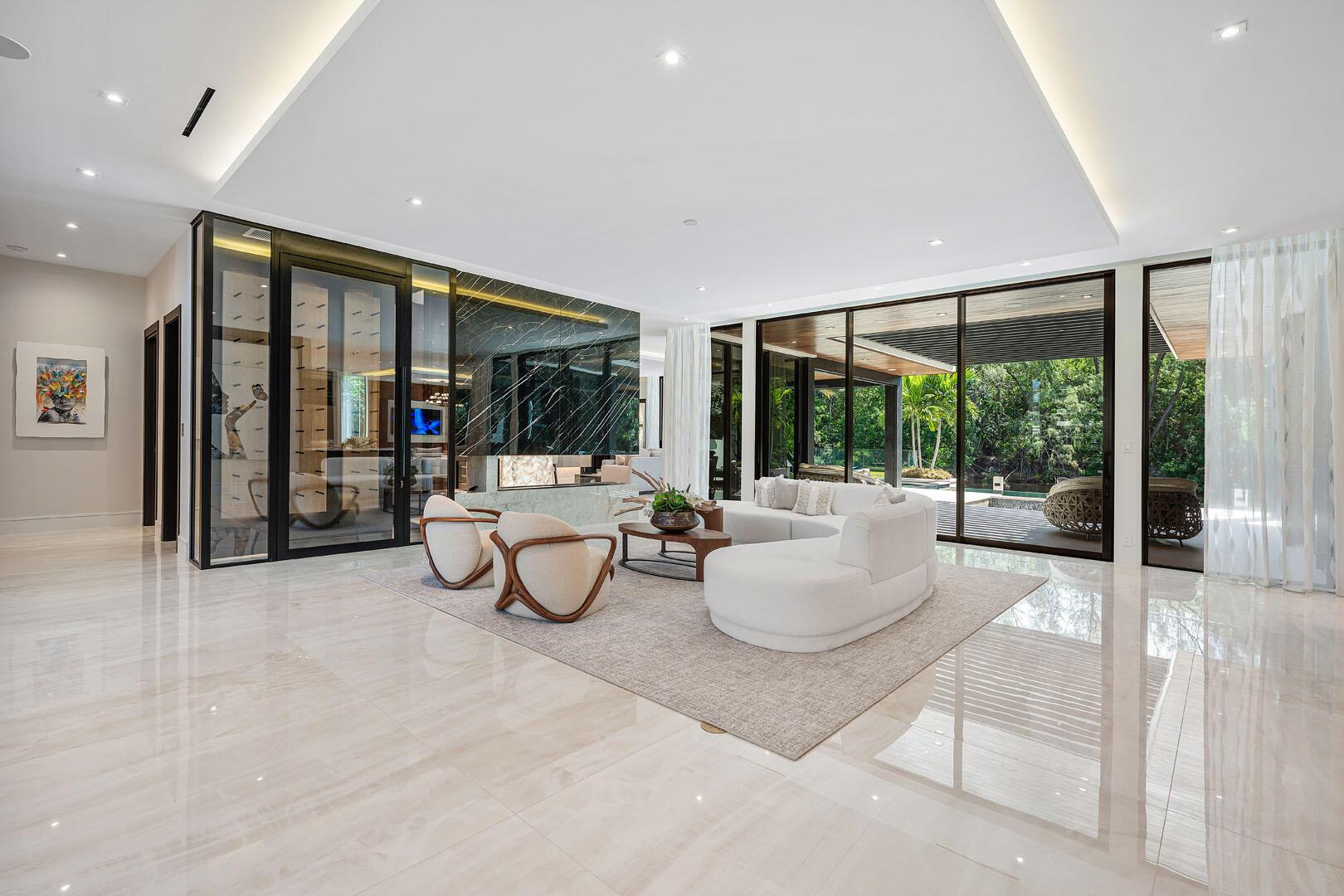 ROYAL PALM YACHT & COUNTR - Residential