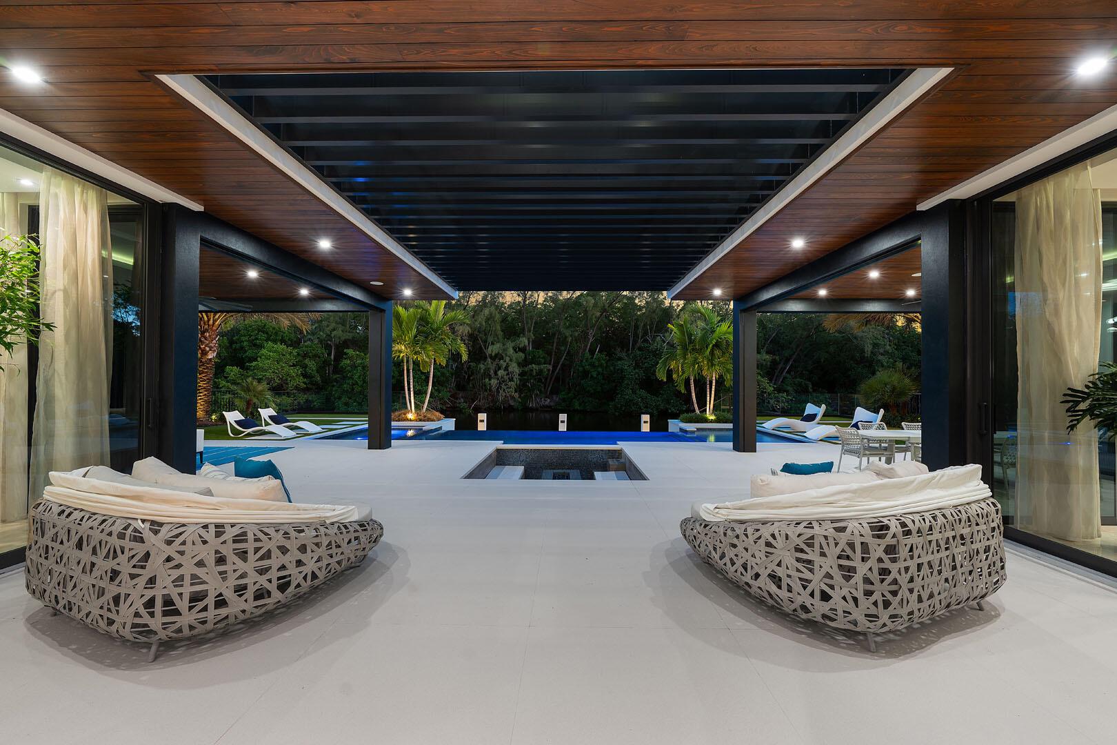 ROYAL PALM YACHT & COUNTR - Residential