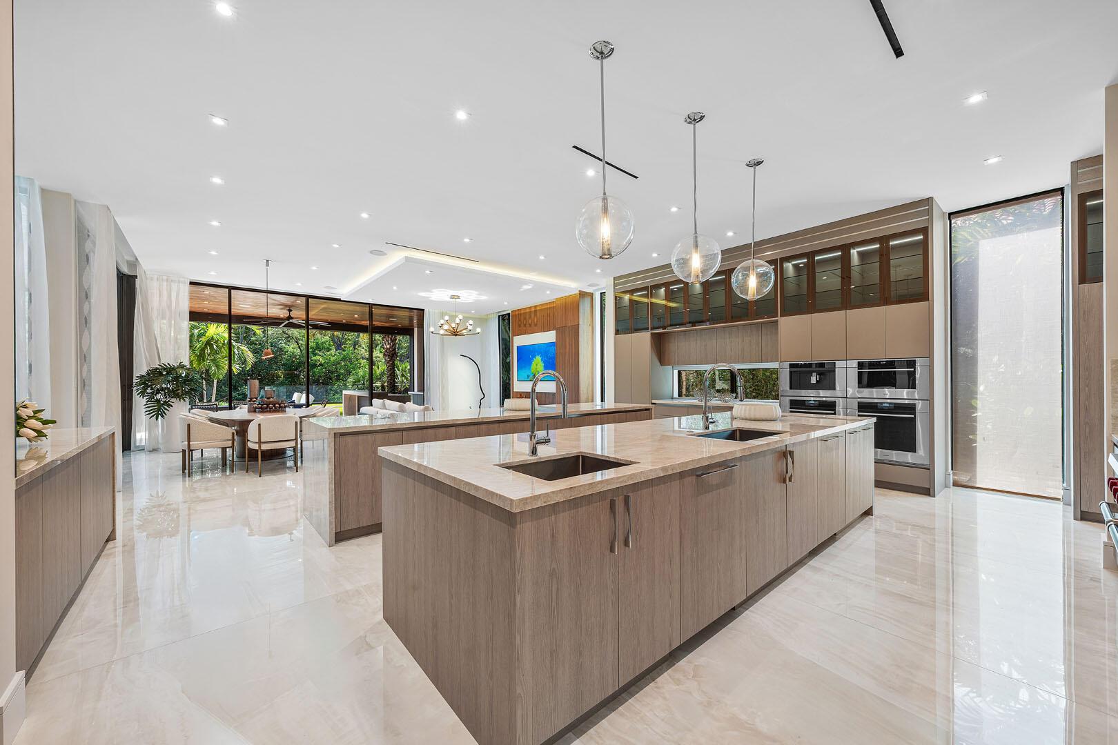 ROYAL PALM YACHT & COUNTR - Residential