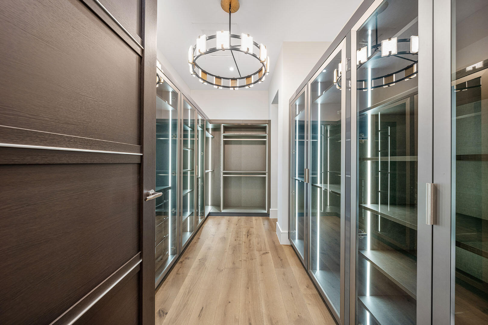 ROYAL PALM YACHT & COUNTRY CLUB - Residential