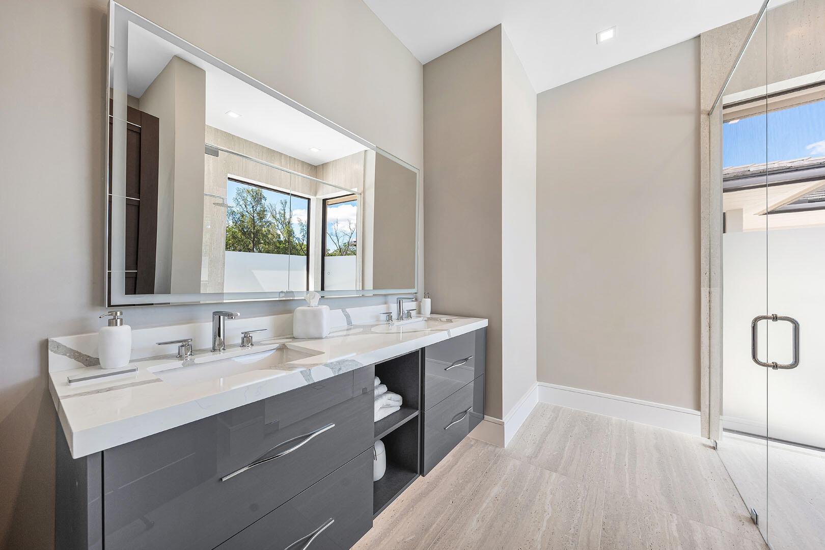 ROYAL PALM YACHT & COUNTR - Residential