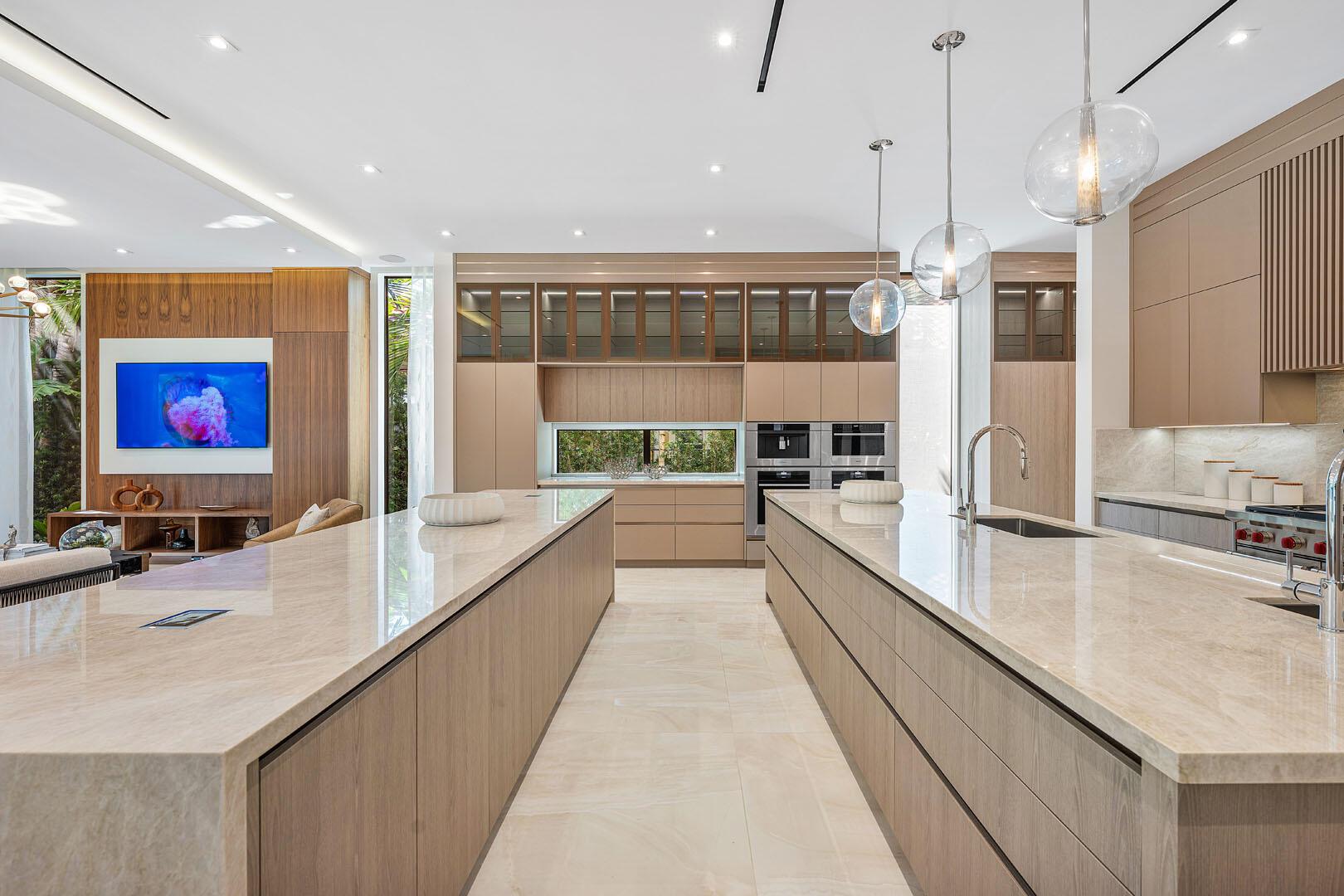 ROYAL PALM YACHT & COUNTR - Residential