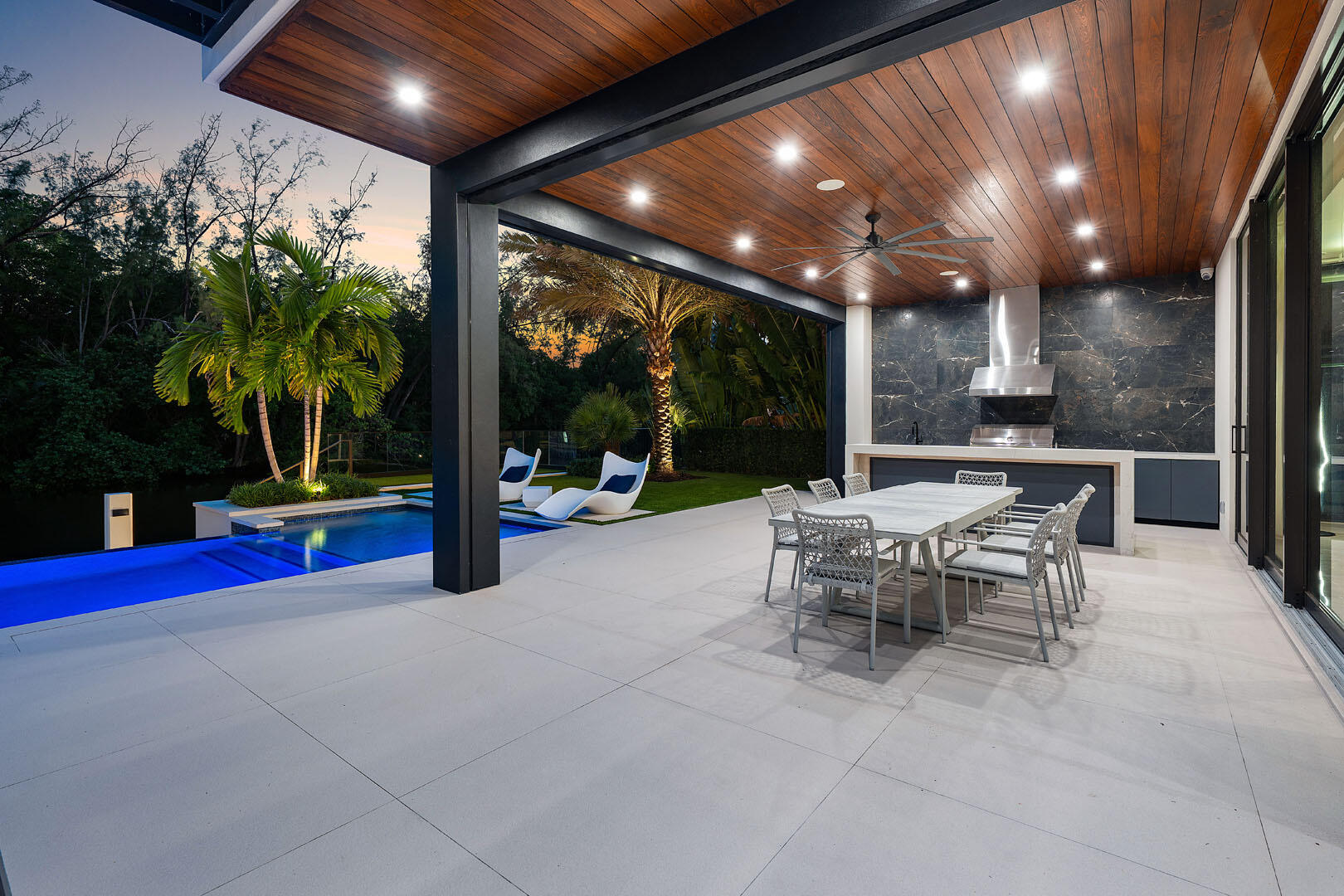 ROYAL PALM YACHT & COUNTRY CLUB - Residential