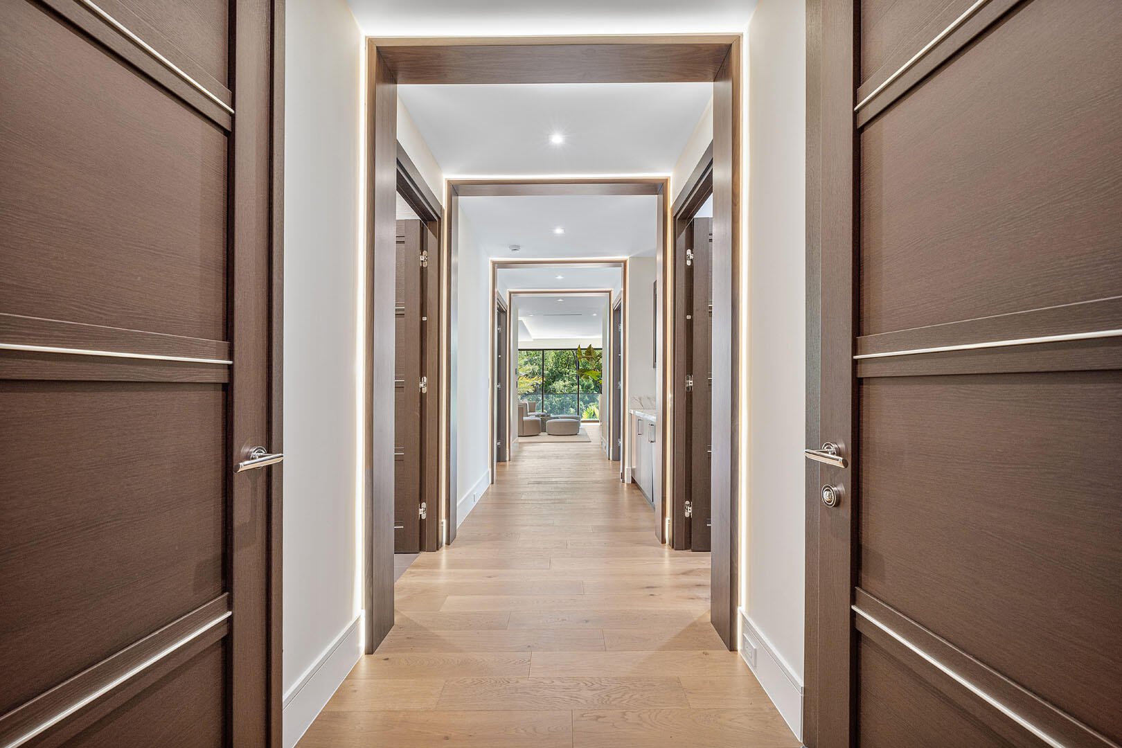 ROYAL PALM YACHT & COUNTRY CLUB - Residential