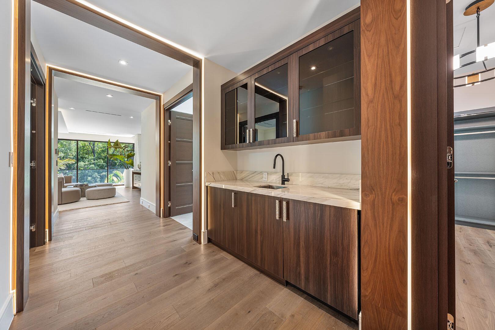 ROYAL PALM YACHT & COUNTR - Residential