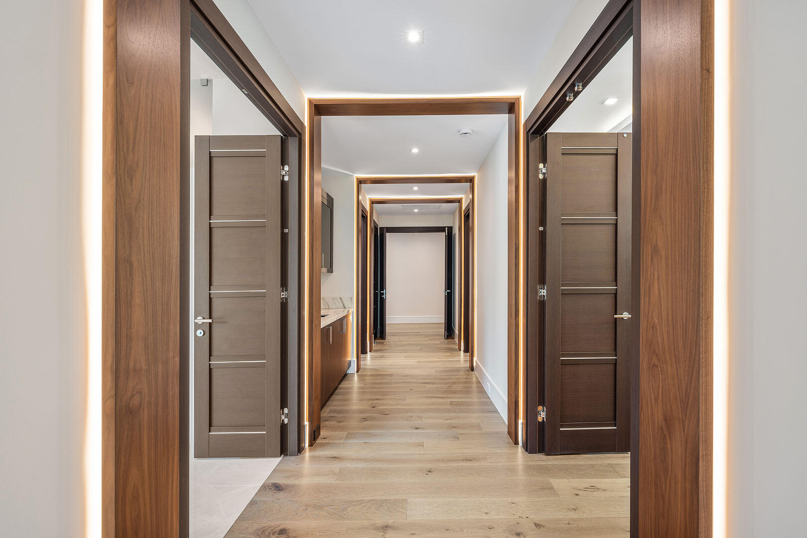 ROYAL PALM YACHT & COUNTRY CLUB - Residential