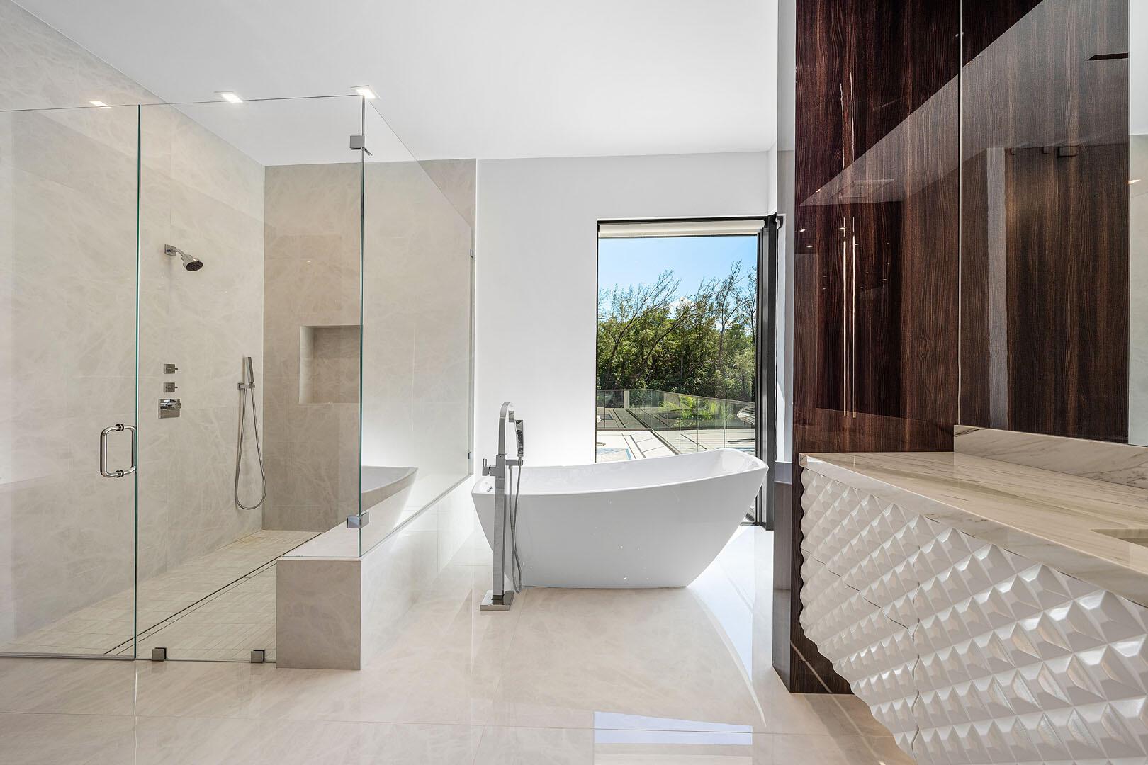 ROYAL PALM YACHT & COUNTR - Residential