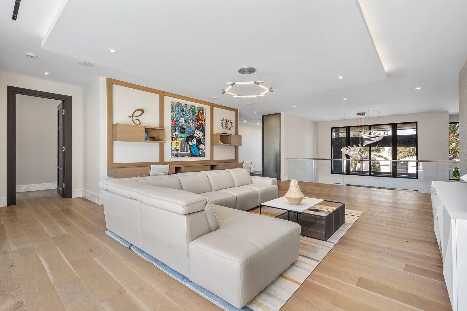 ROYAL PALM YACHT & COUNTRY CLUB - Residential