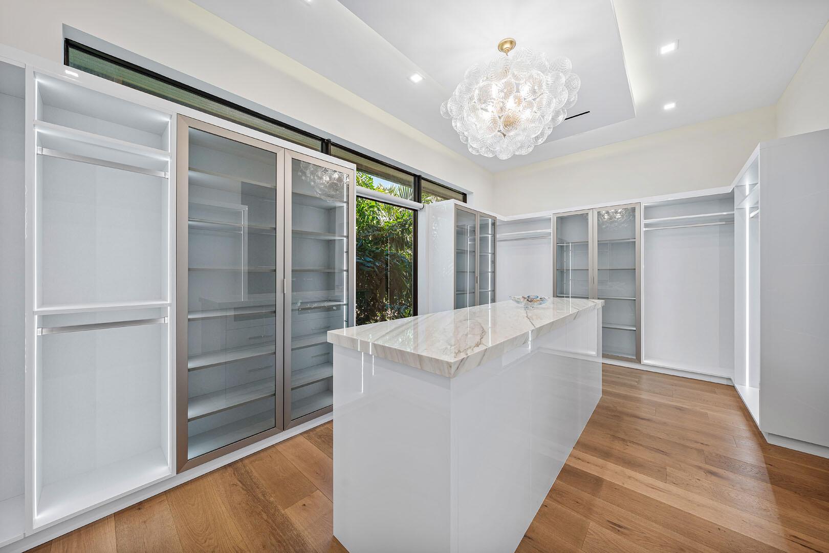 ROYAL PALM YACHT & COUNTR - Residential