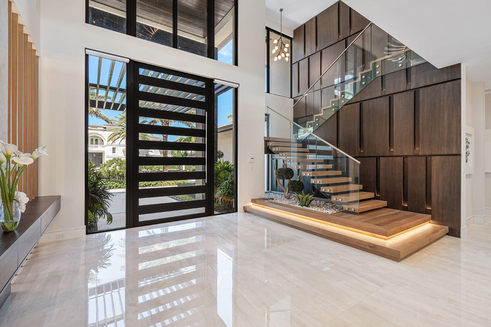 ROYAL PALM YACHT & COUNTRY CLUB - Residential