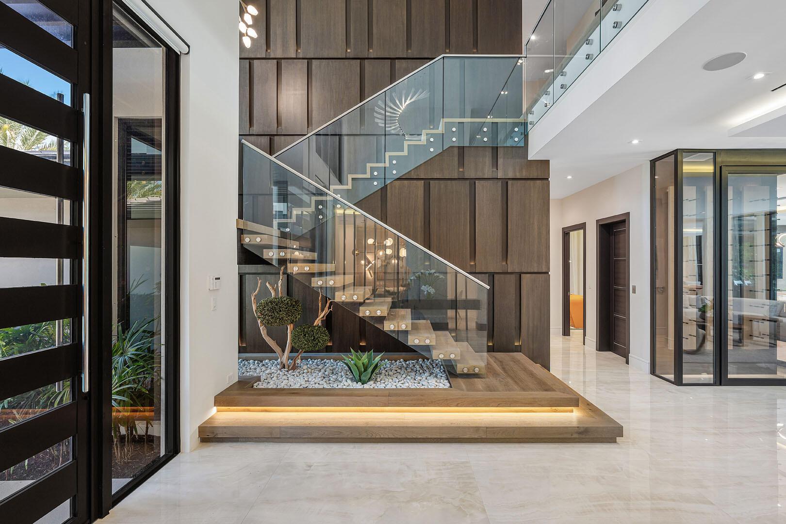 ROYAL PALM YACHT & COUNTR - Residential