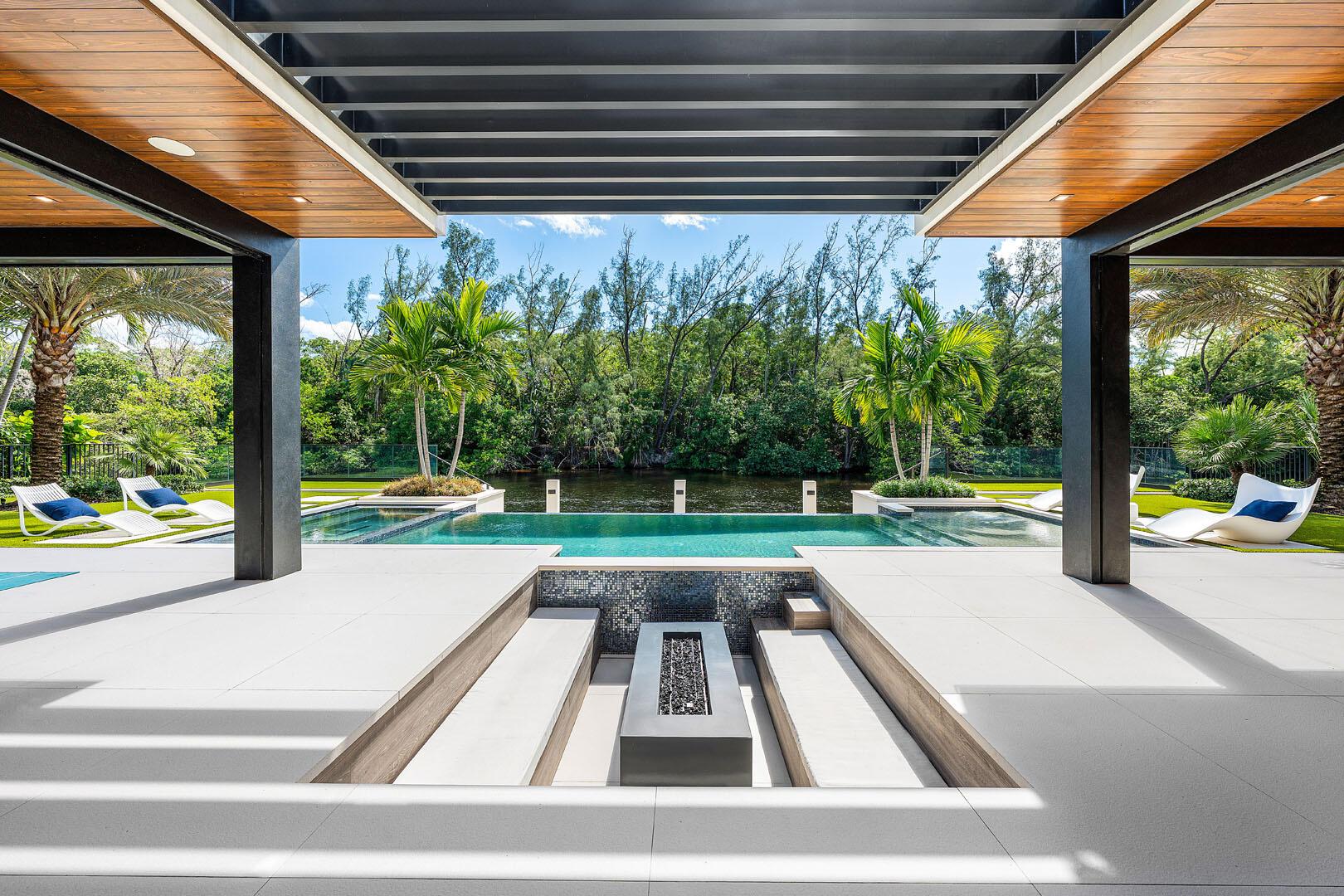 ROYAL PALM YACHT & COUNTR - Residential