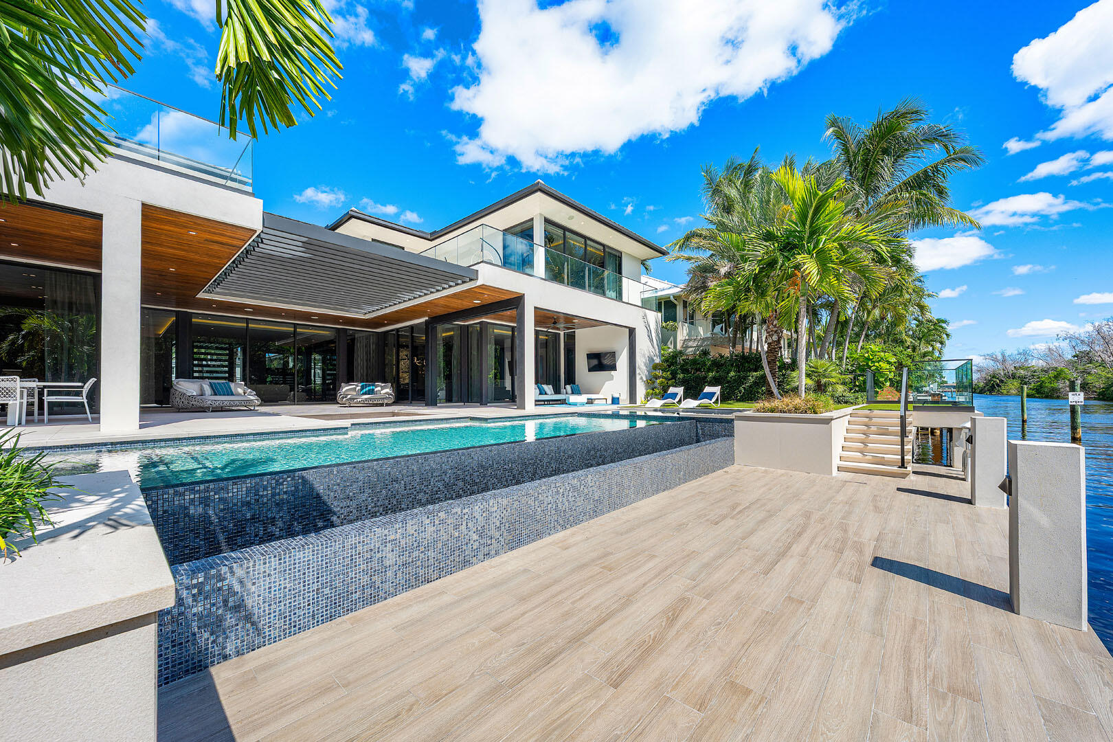 ROYAL PALM YACHT & COUNTRY CLUB - Residential