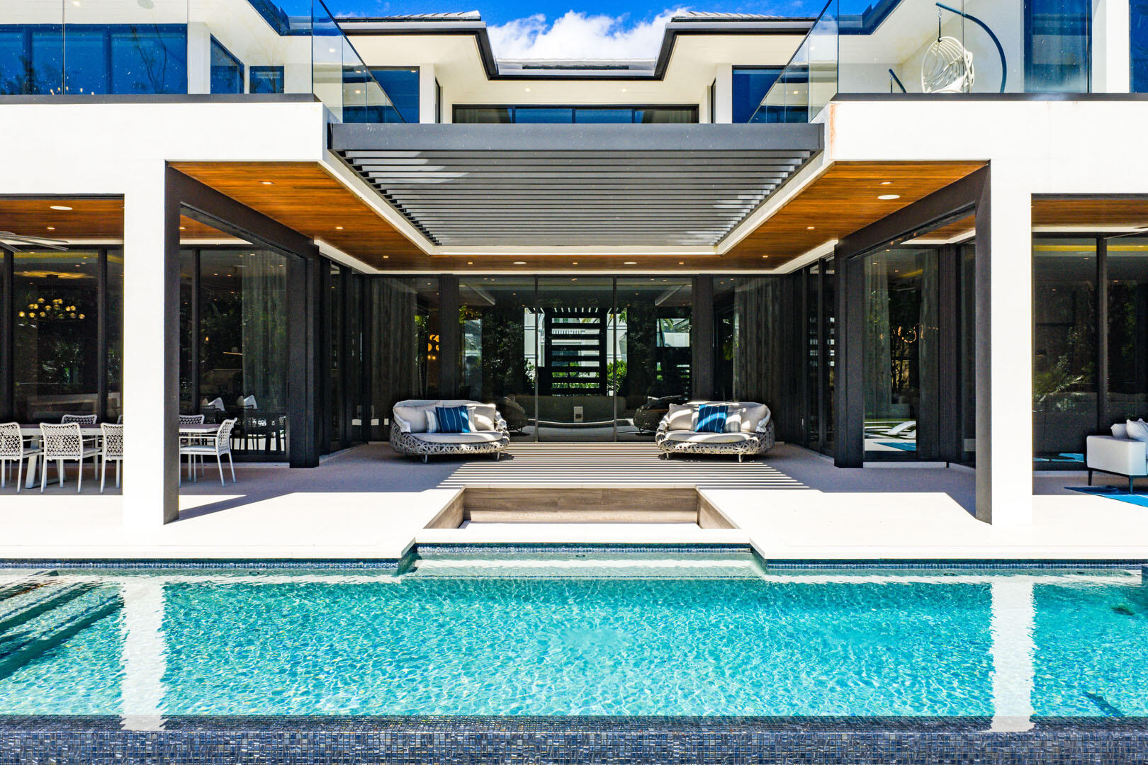 ROYAL PALM YACHT & COUNTRY CLUB - Residential