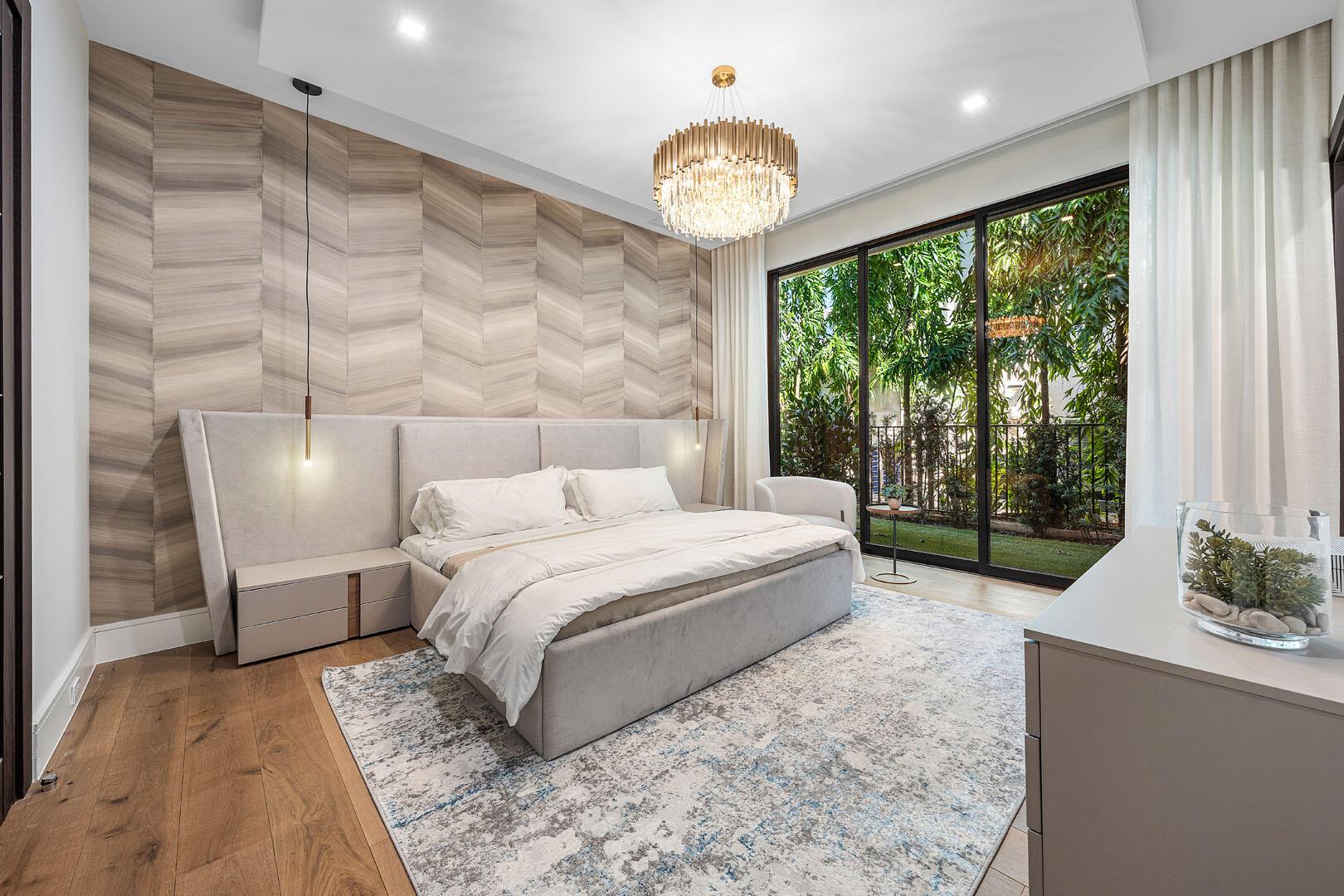 ROYAL PALM YACHT & COUNTR - Residential