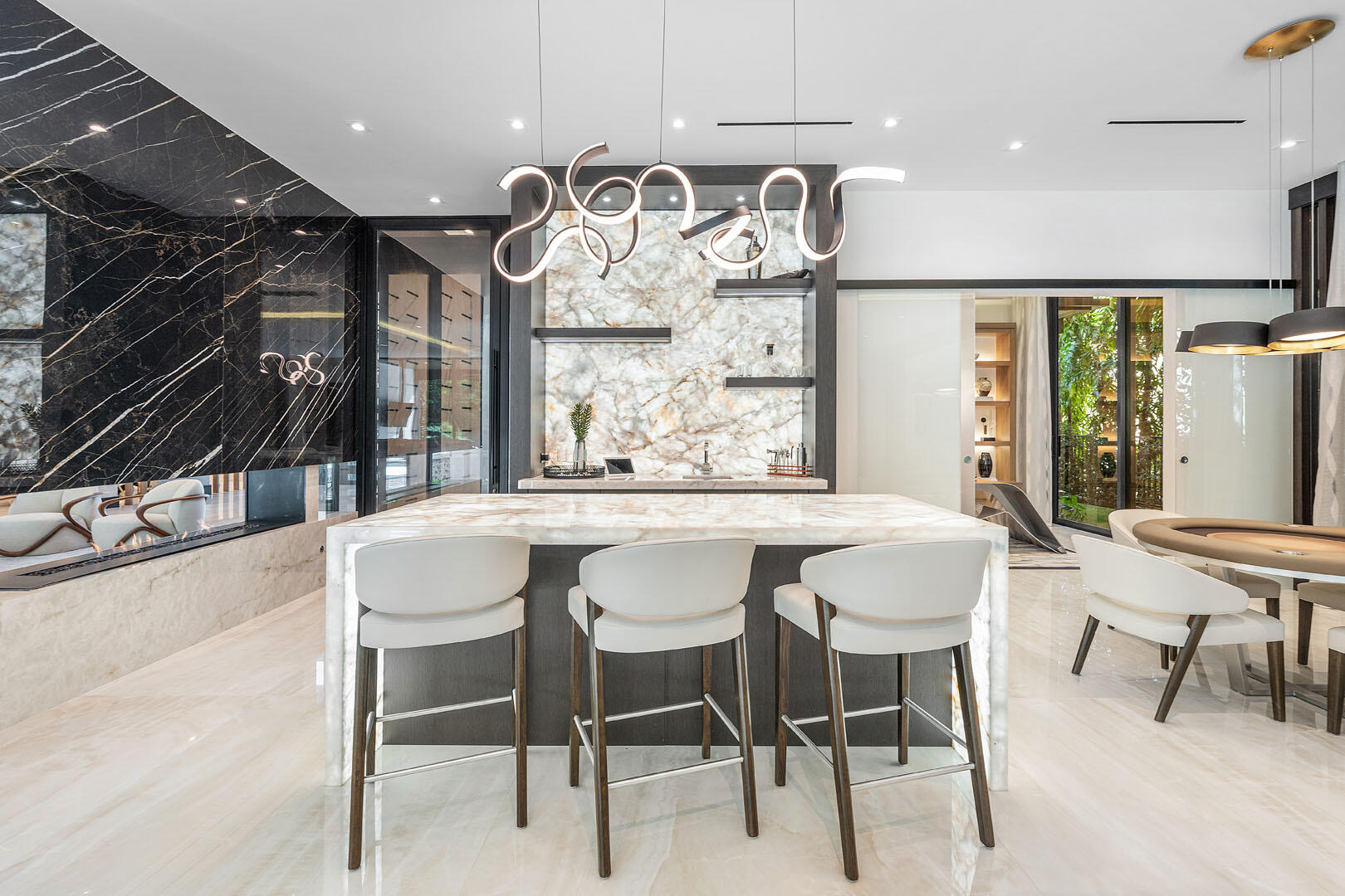 ROYAL PALM YACHT & COUNTRY CLUB - Residential