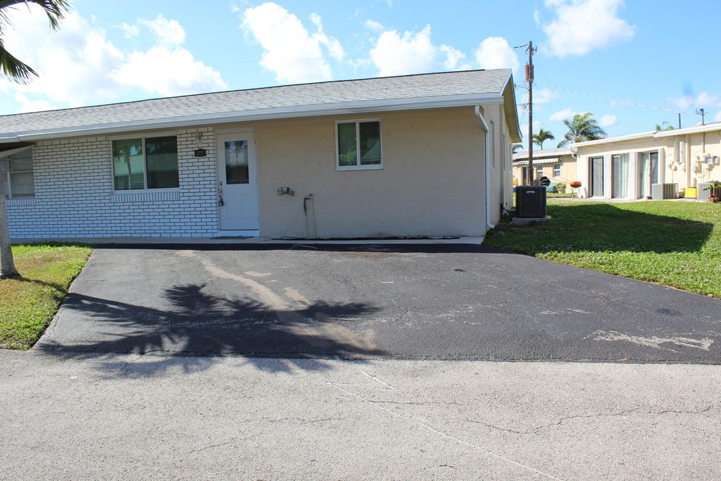 Photo of 2719 Peer Lane, Delray Beach, FL 33445 (MLS # R11153296)