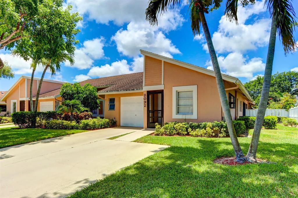 Photo of 8092 Sweetbriar Way, Boca Raton, FL 33496 (MLS # R10817420)