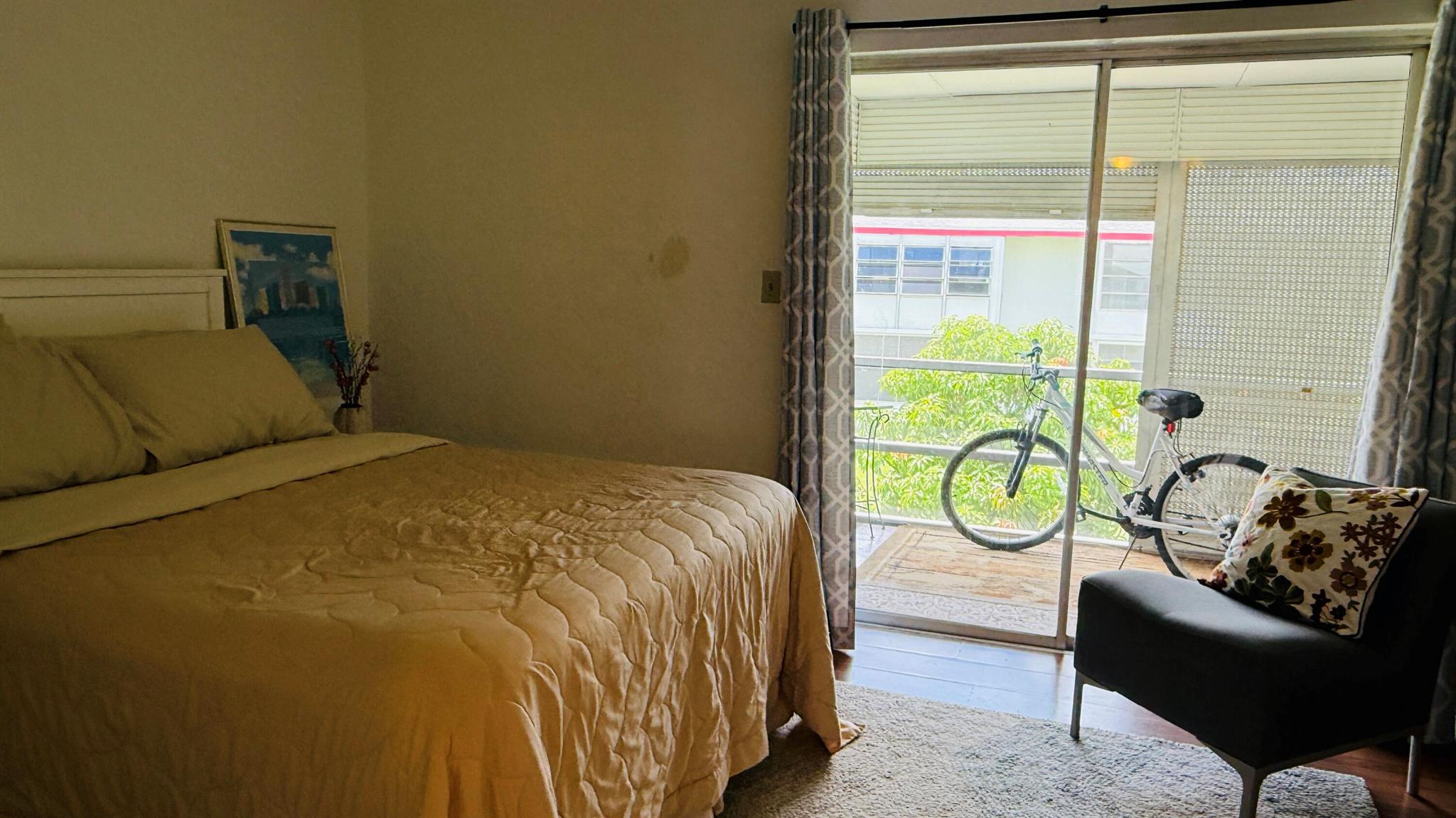 LAKESIDE POINT APT 4 COND - Residential Lease