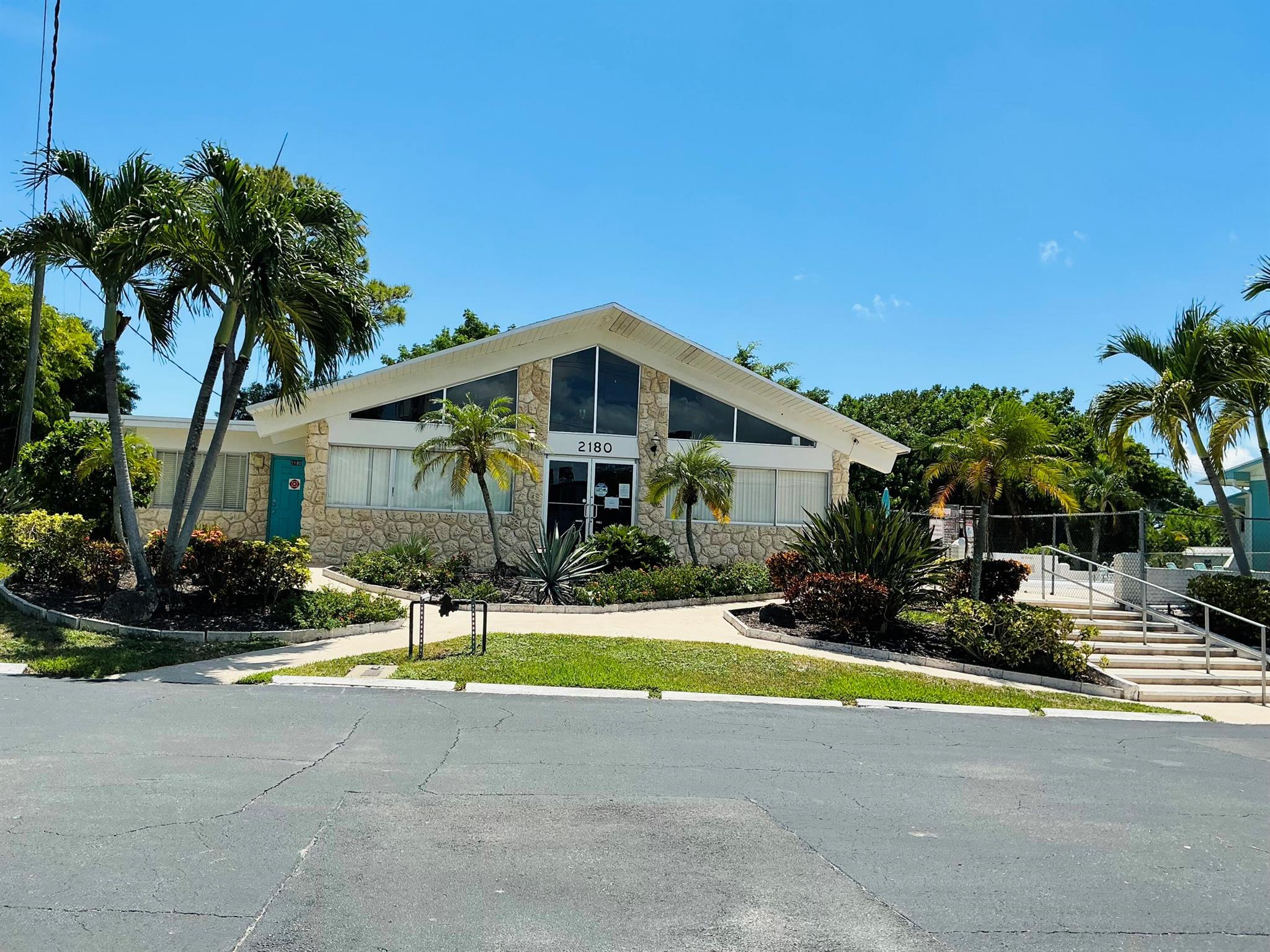 LAKESIDE POINT APT 4 COND - Residential Lease