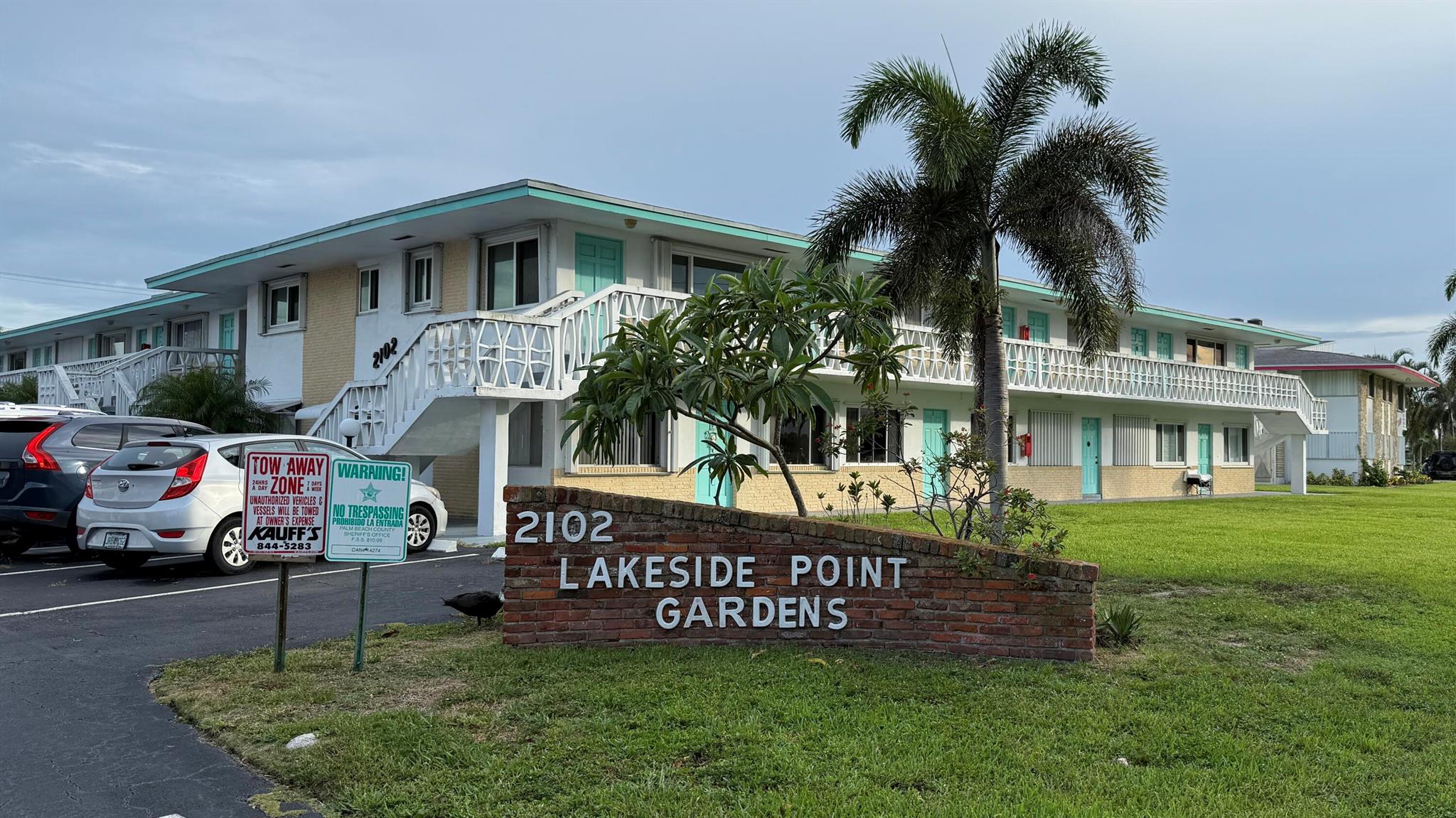 LAKESIDE POINT APT 4 COND - Residential Lease