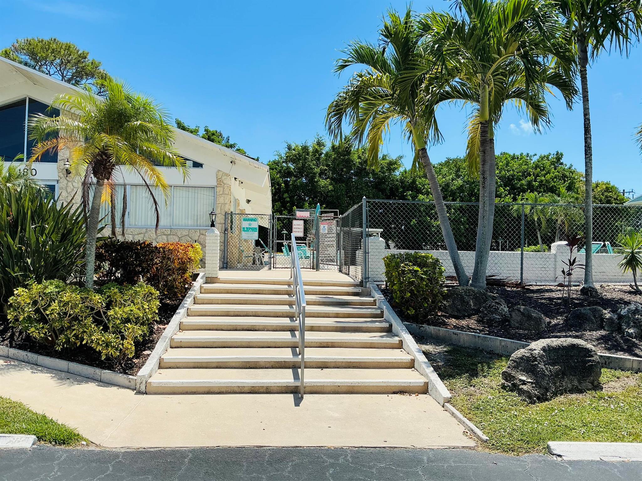 LAKESIDE POINT APT 4 COND - Residential Lease